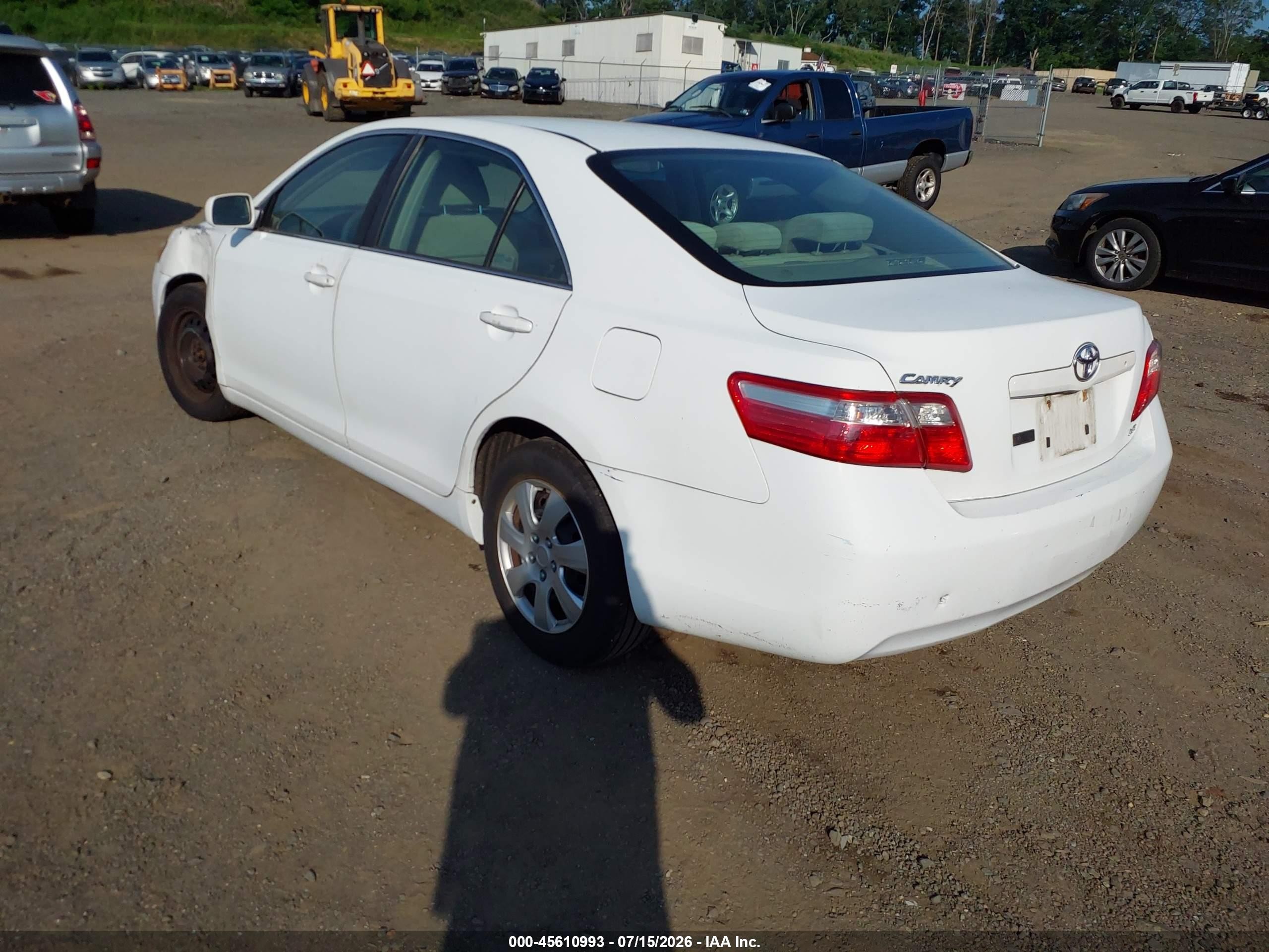 2009 Toyota Camry Le White vin: 4T1BE46K69U895778