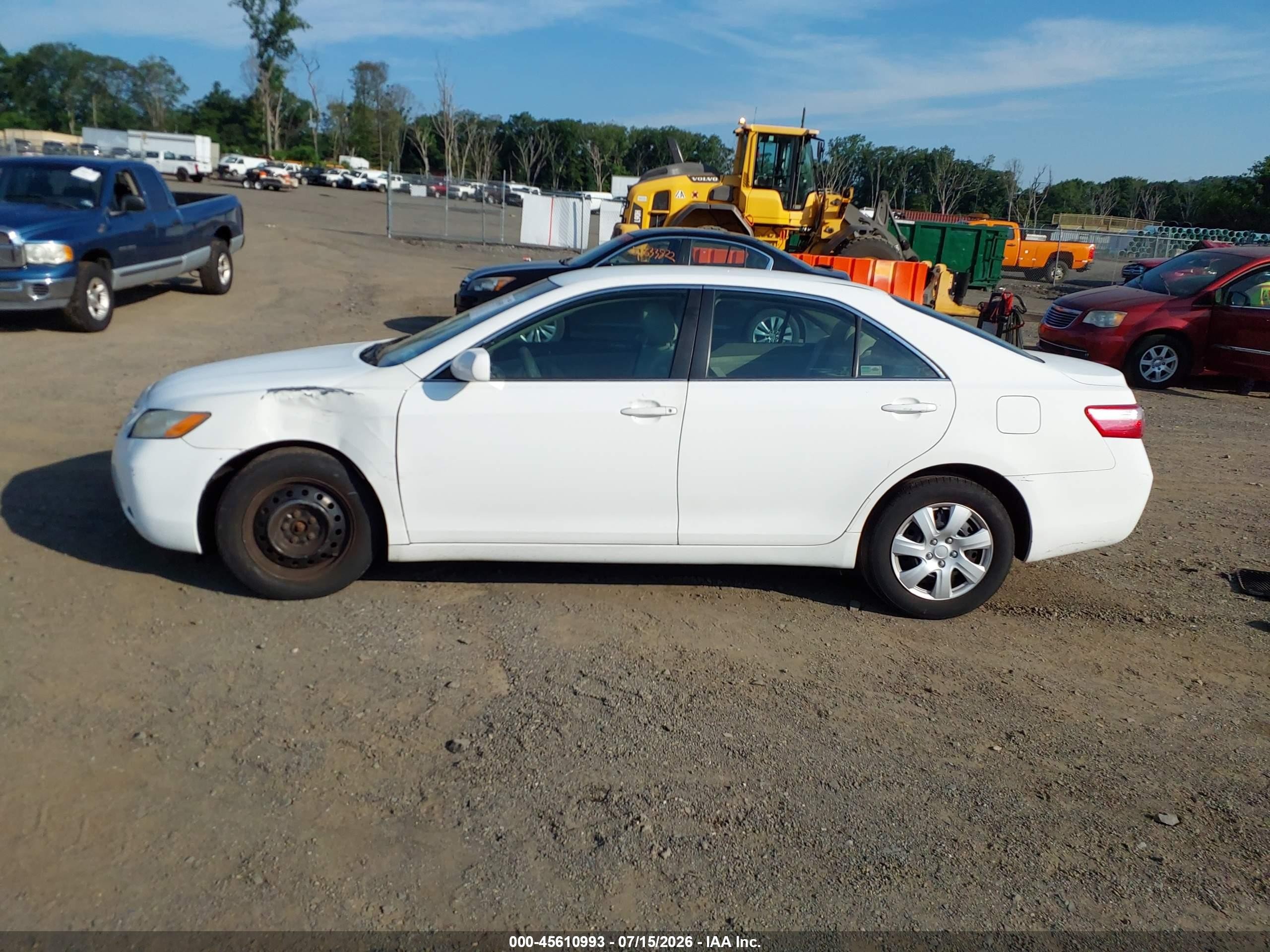 2009 Toyota Camry Le White vin: 4T1BE46K69U895778