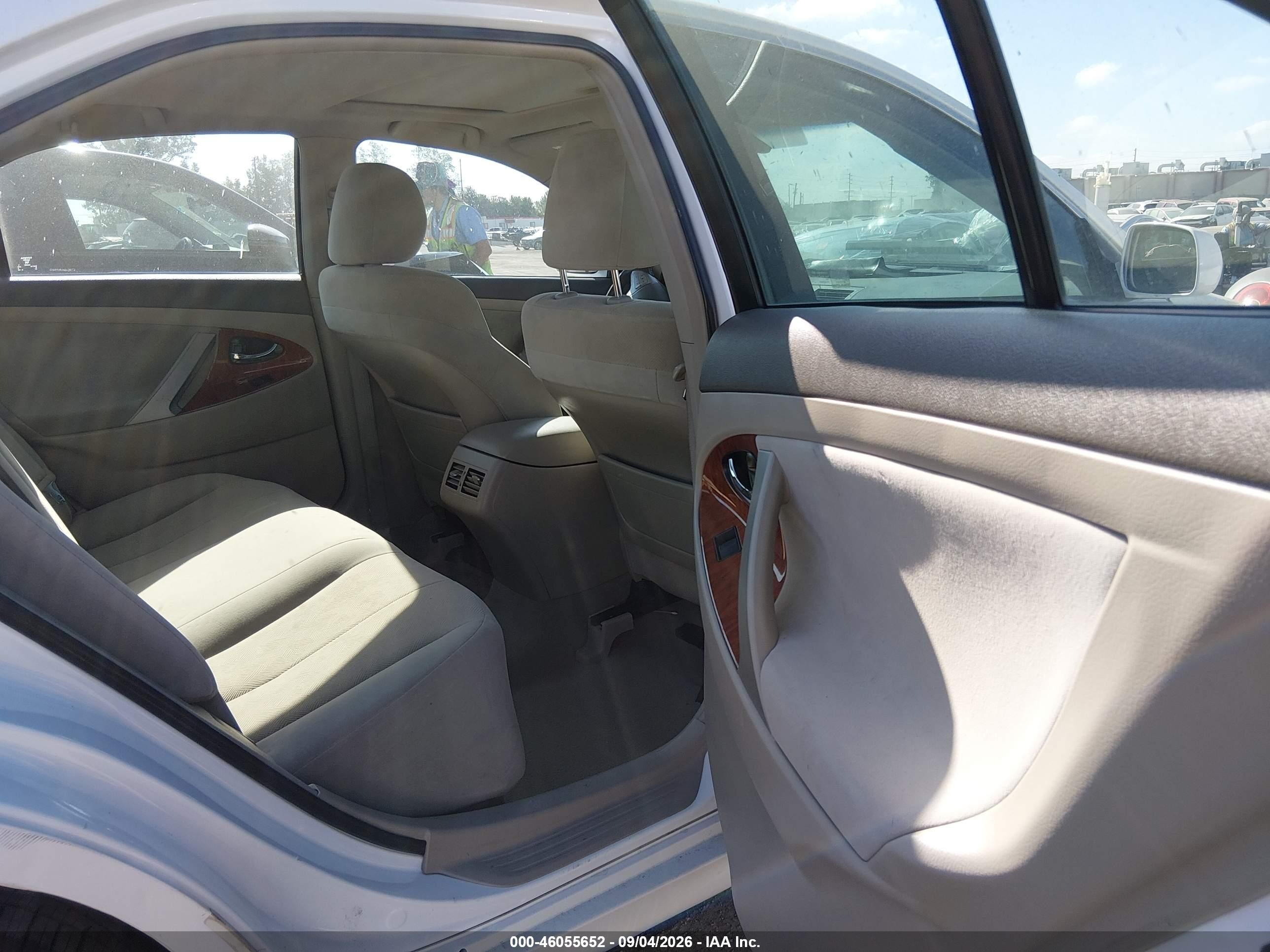 2009 Toyota Camry Xle White vin: 4T1BE46K69U919898