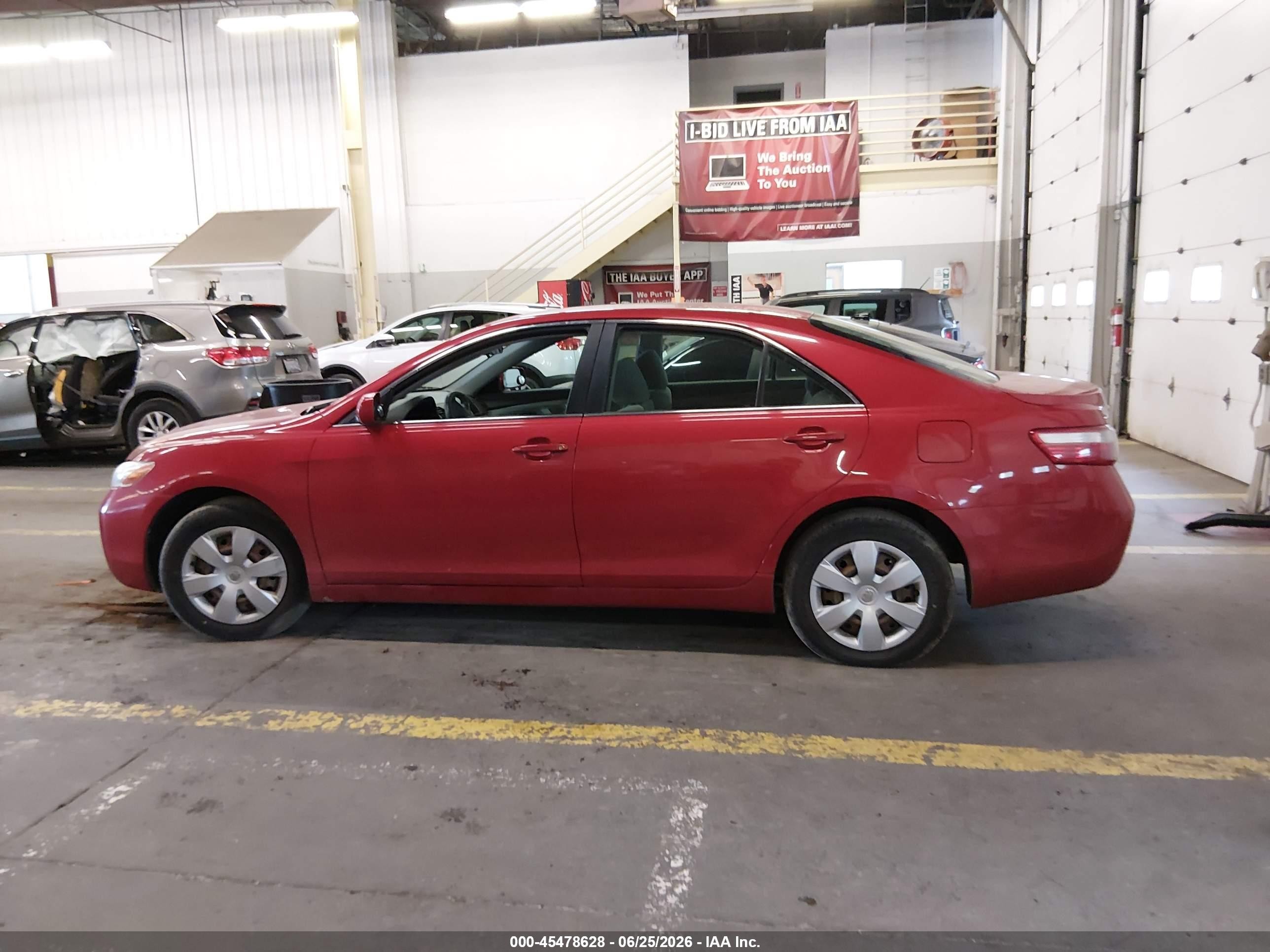 2007 Toyota Camry Le Red vin: 4T1BE46K77U107488