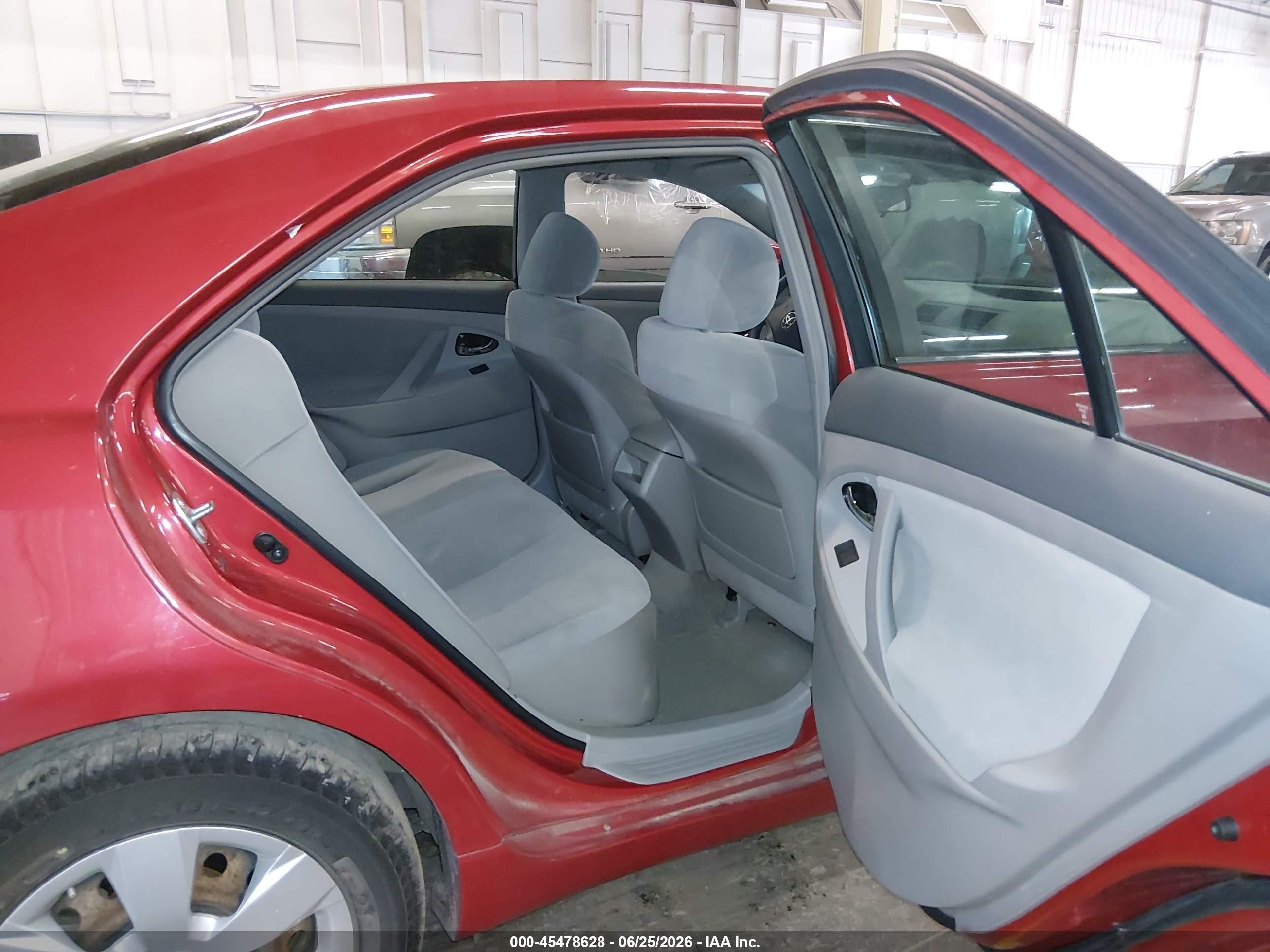 2007 Toyota Camry Le Red vin: 4T1BE46K77U107488
