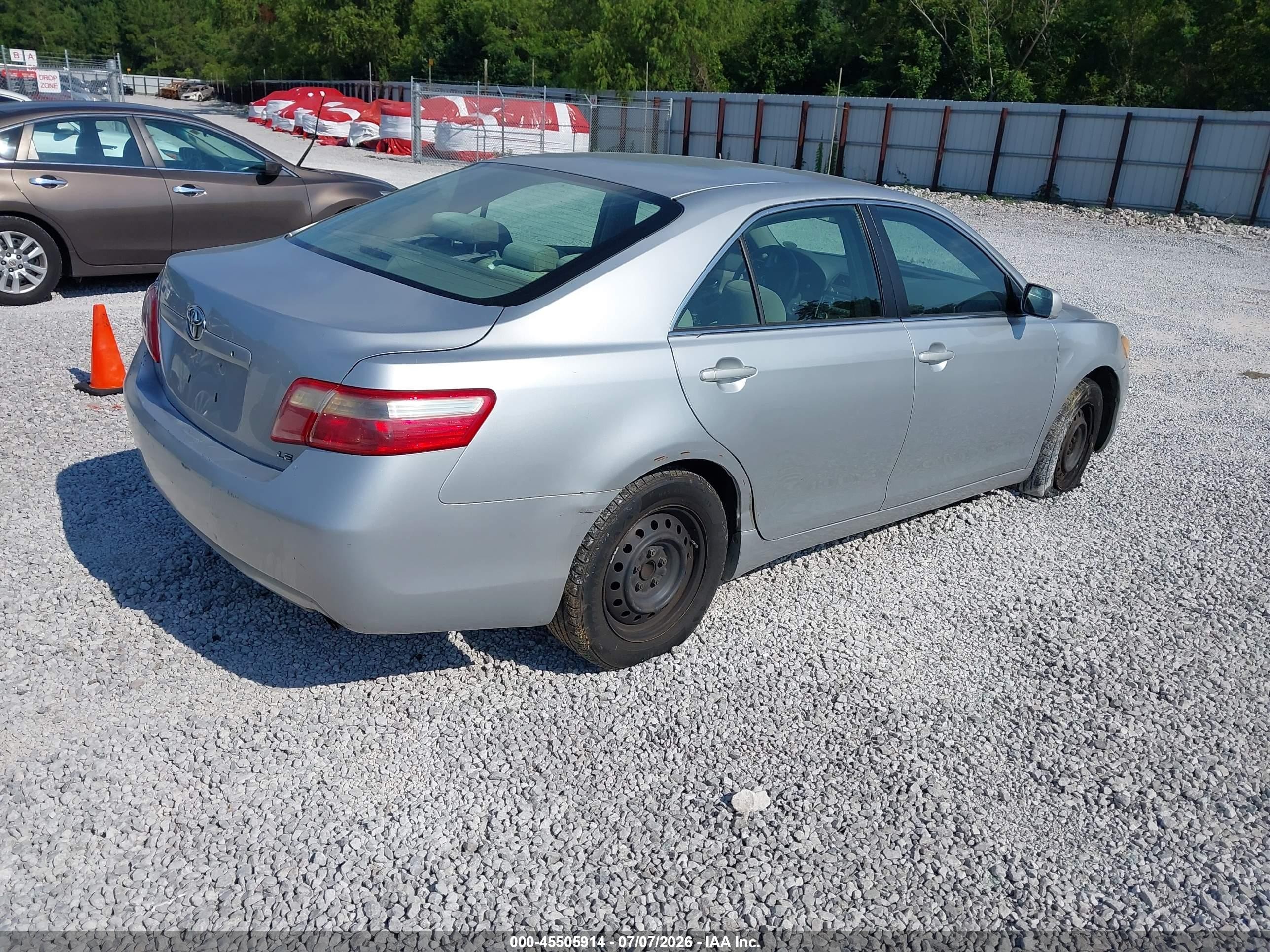 2007 Toyota Camry Le Silver vin: 4T1BE46K77U165049