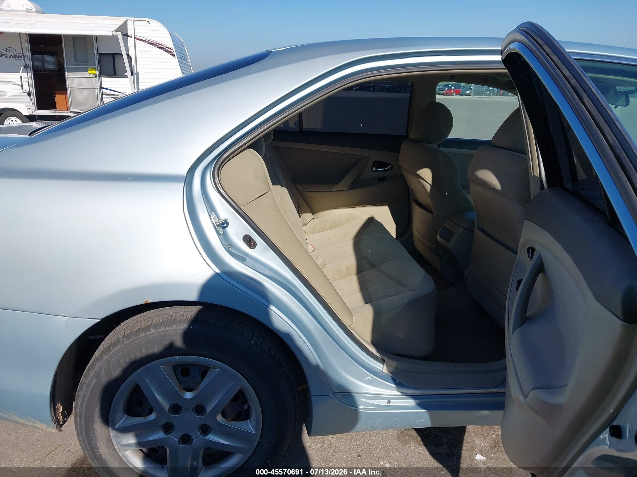 2007 Toyota Camry Le Light Blue vin: 4T1BE46K77U542642