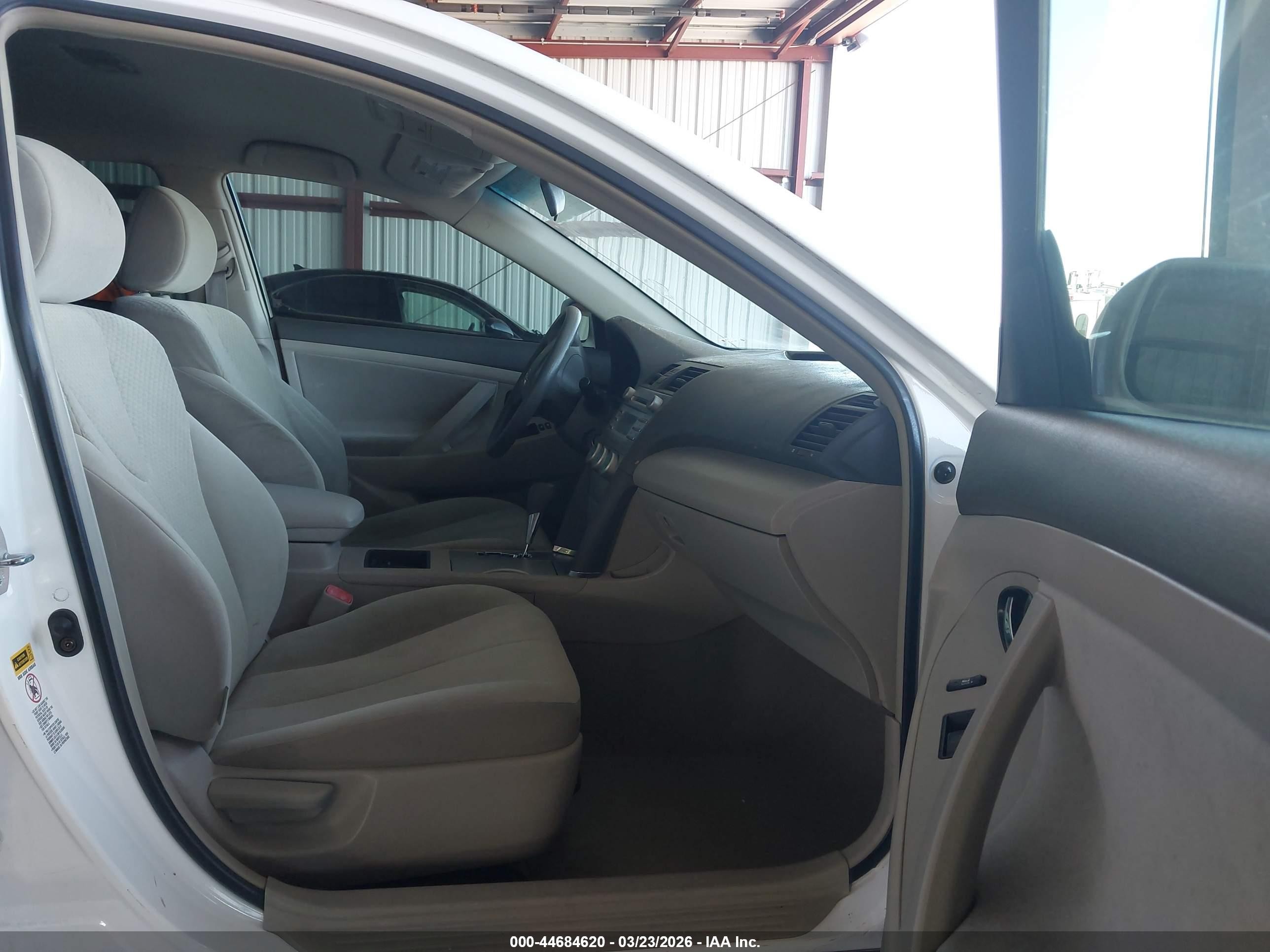 2007 Toyota Camry Le White vin: 4T1BE46K77U557352
