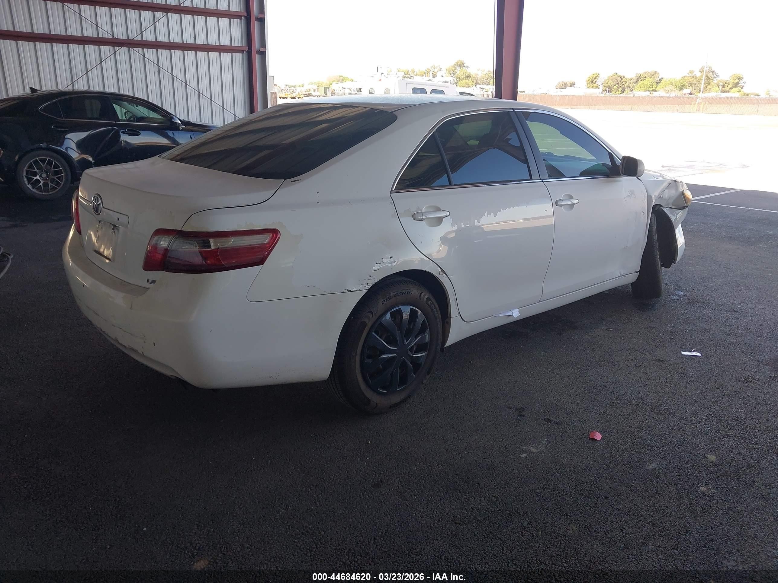 2007 Toyota Camry Le White vin: 4T1BE46K77U557352