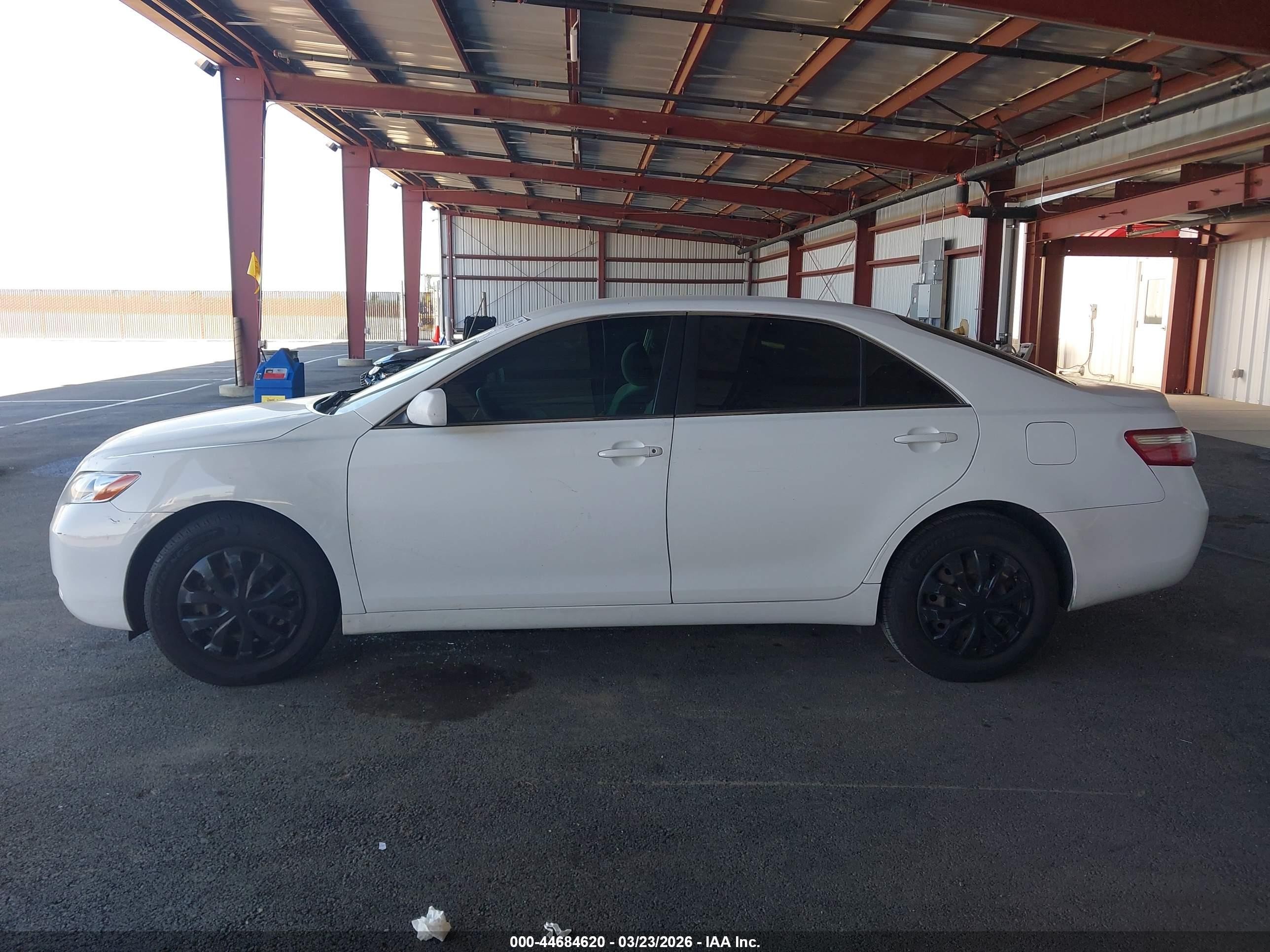 2007 Toyota Camry Le White vin: 4T1BE46K77U557352