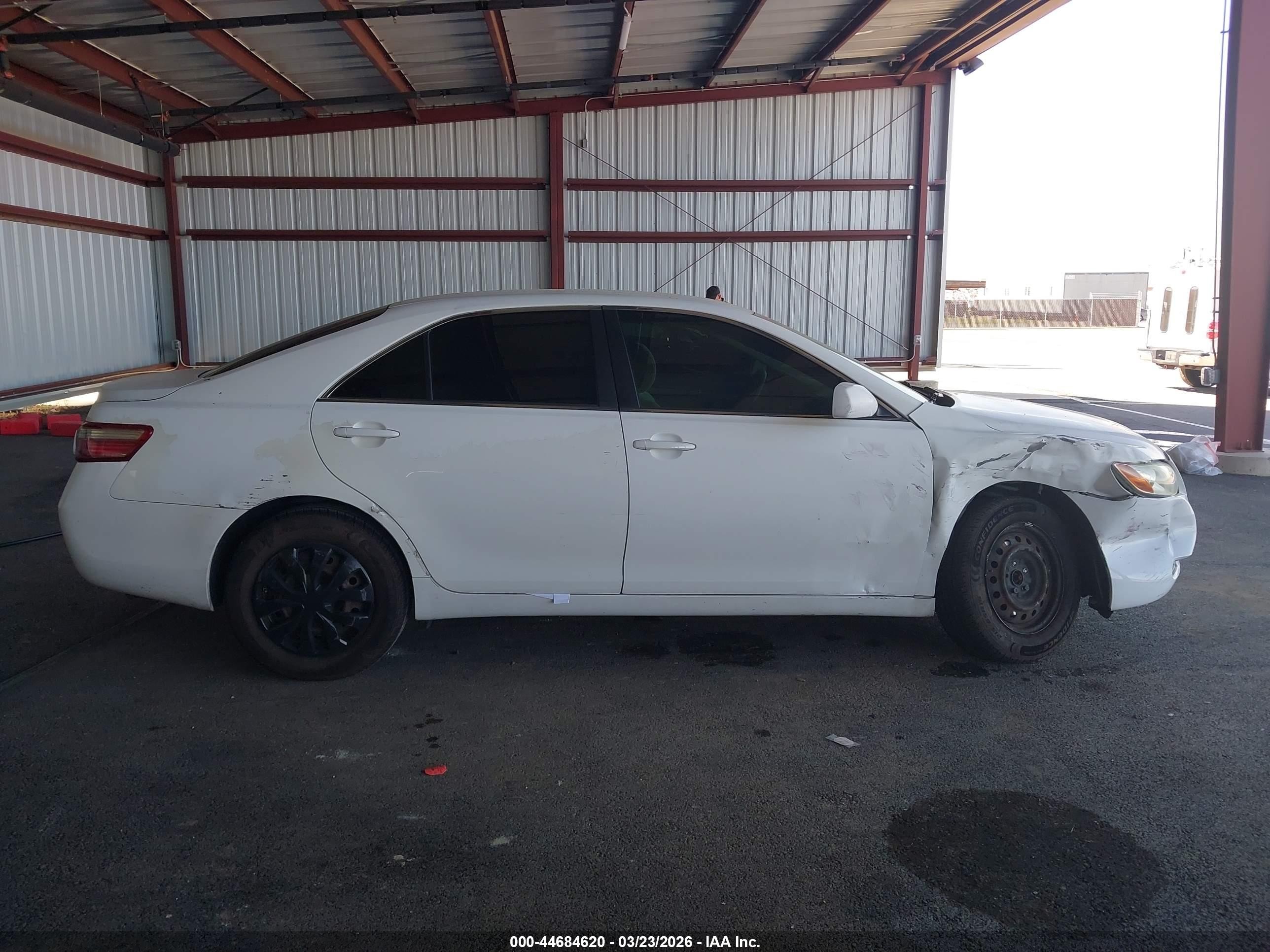 2007 Toyota Camry Le White vin: 4T1BE46K77U557352