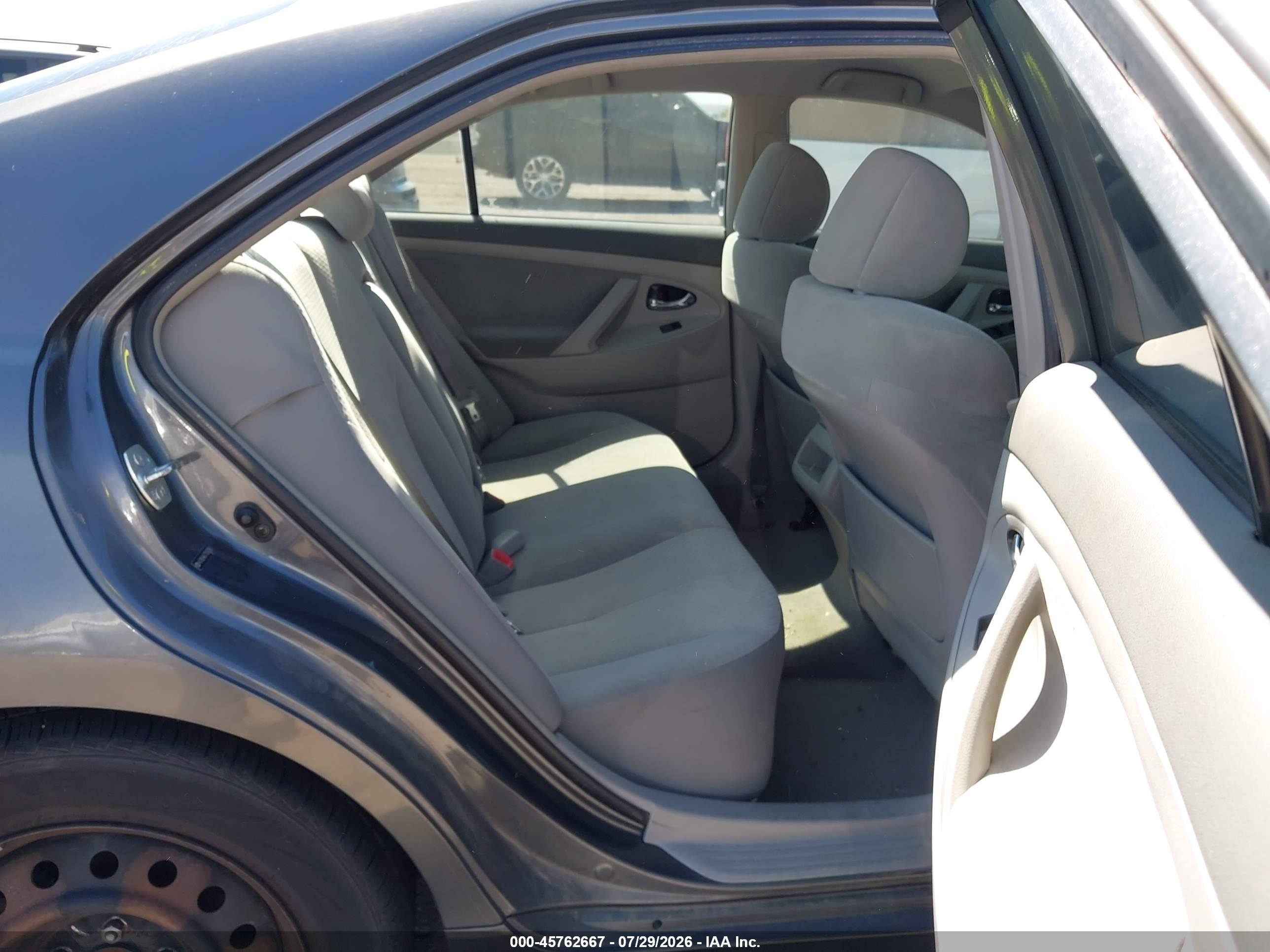 2007 Toyota Camry Le Gray vin: 4T1BE46K77U569288