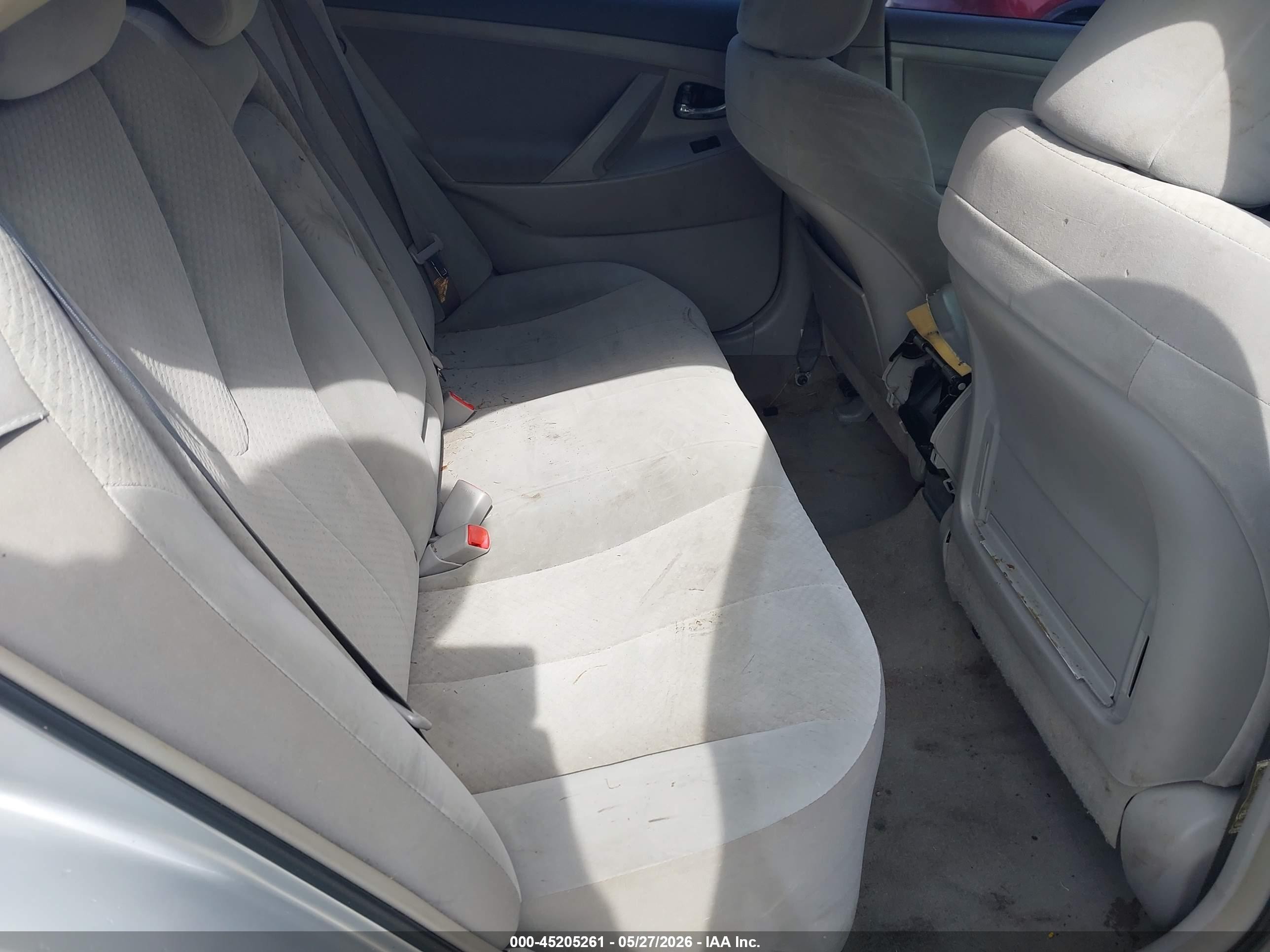2007 Toyota Camry Le Silver vin: 4T1BE46K77U584972