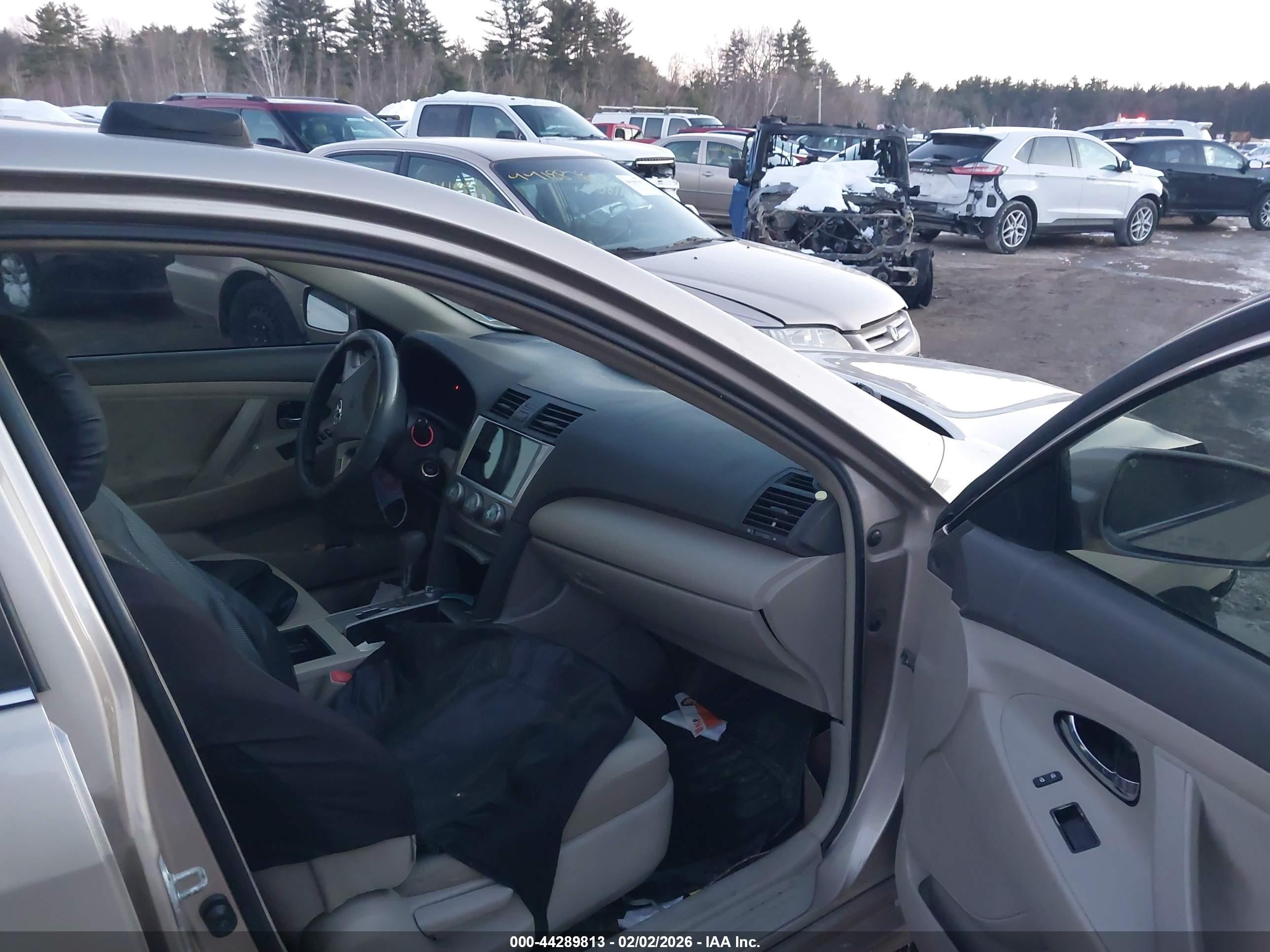2007 Toyota Camry Le Gold vin: 4T1BE46K77U591064