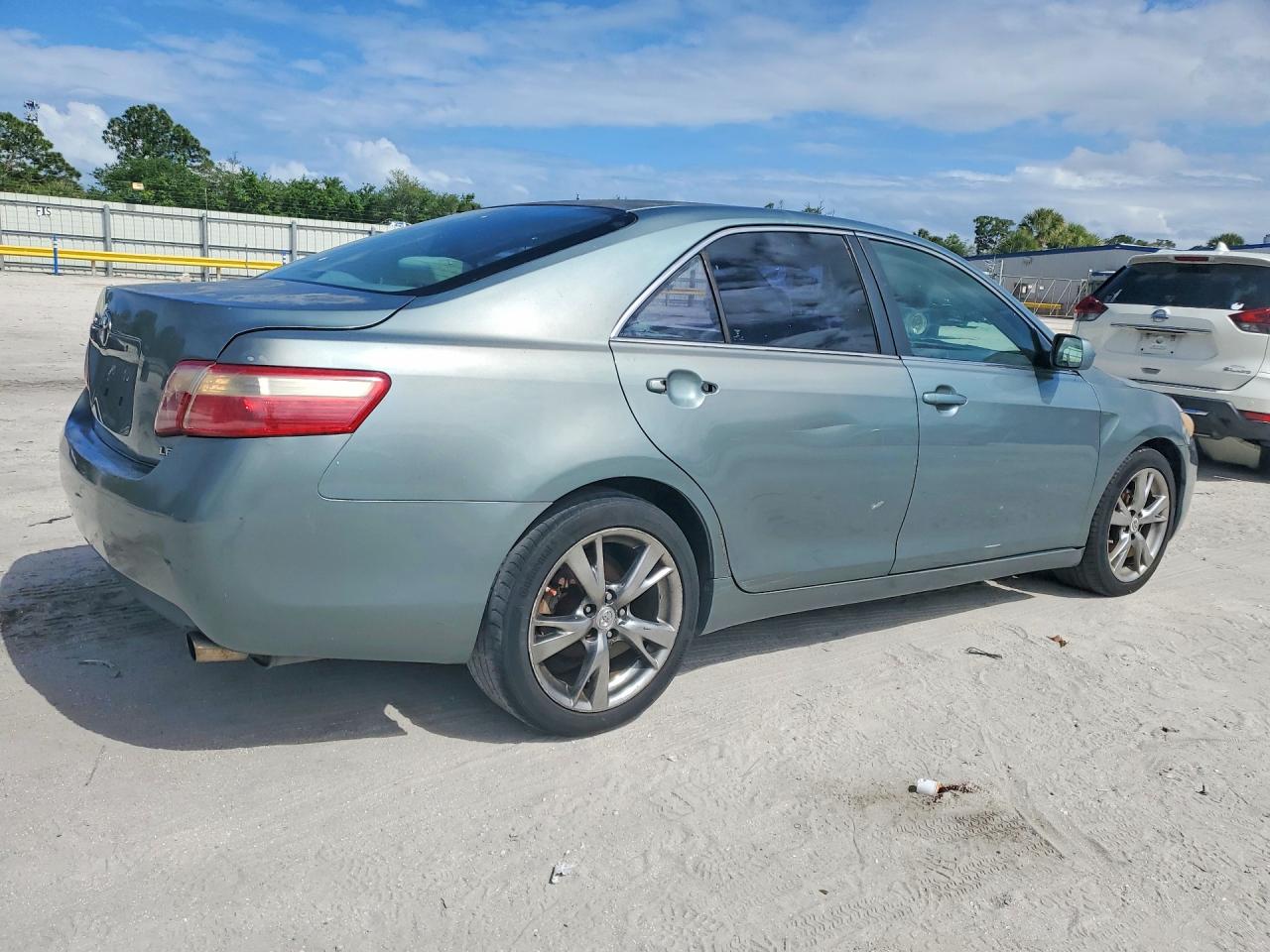 2007 Toyota Camry Le Blue vin: 4T1BE46K77U658696