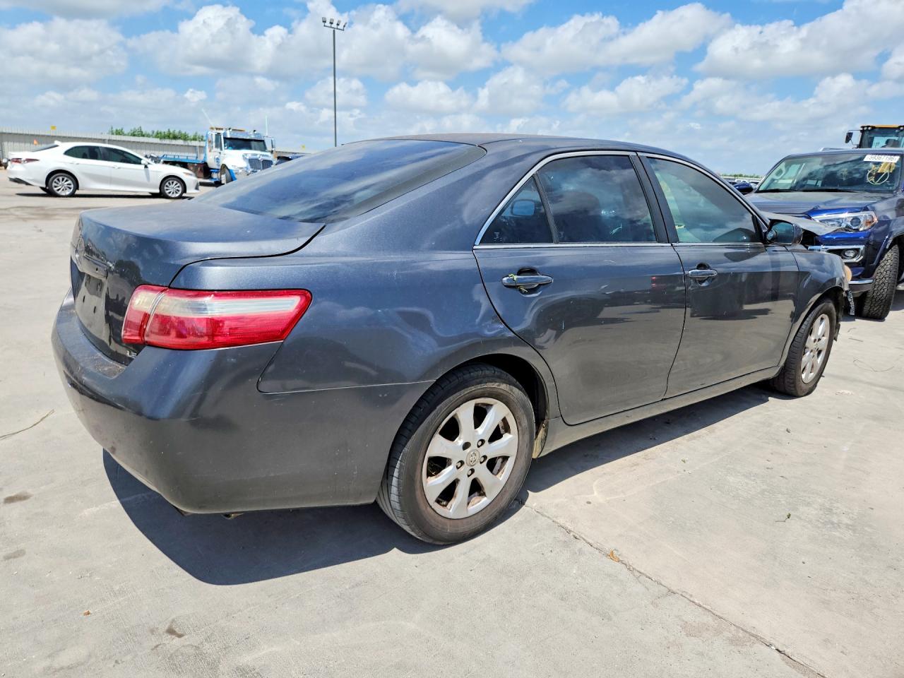 2007 Toyota Camry Le Gray vin: 4T1BE46K77U687499
