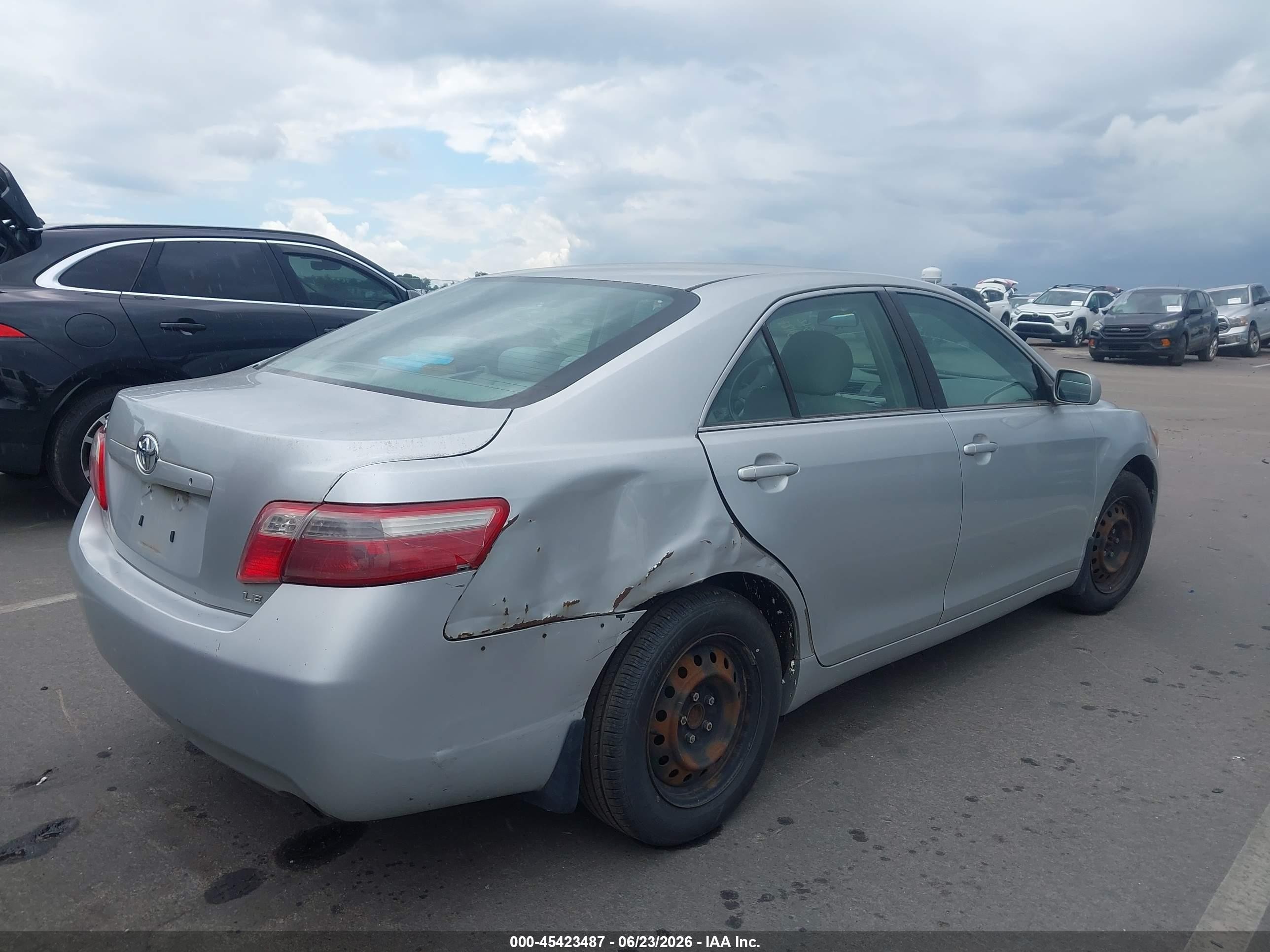 2007 Toyota Camry Le Silver vin: 4T1BE46K77U695523
