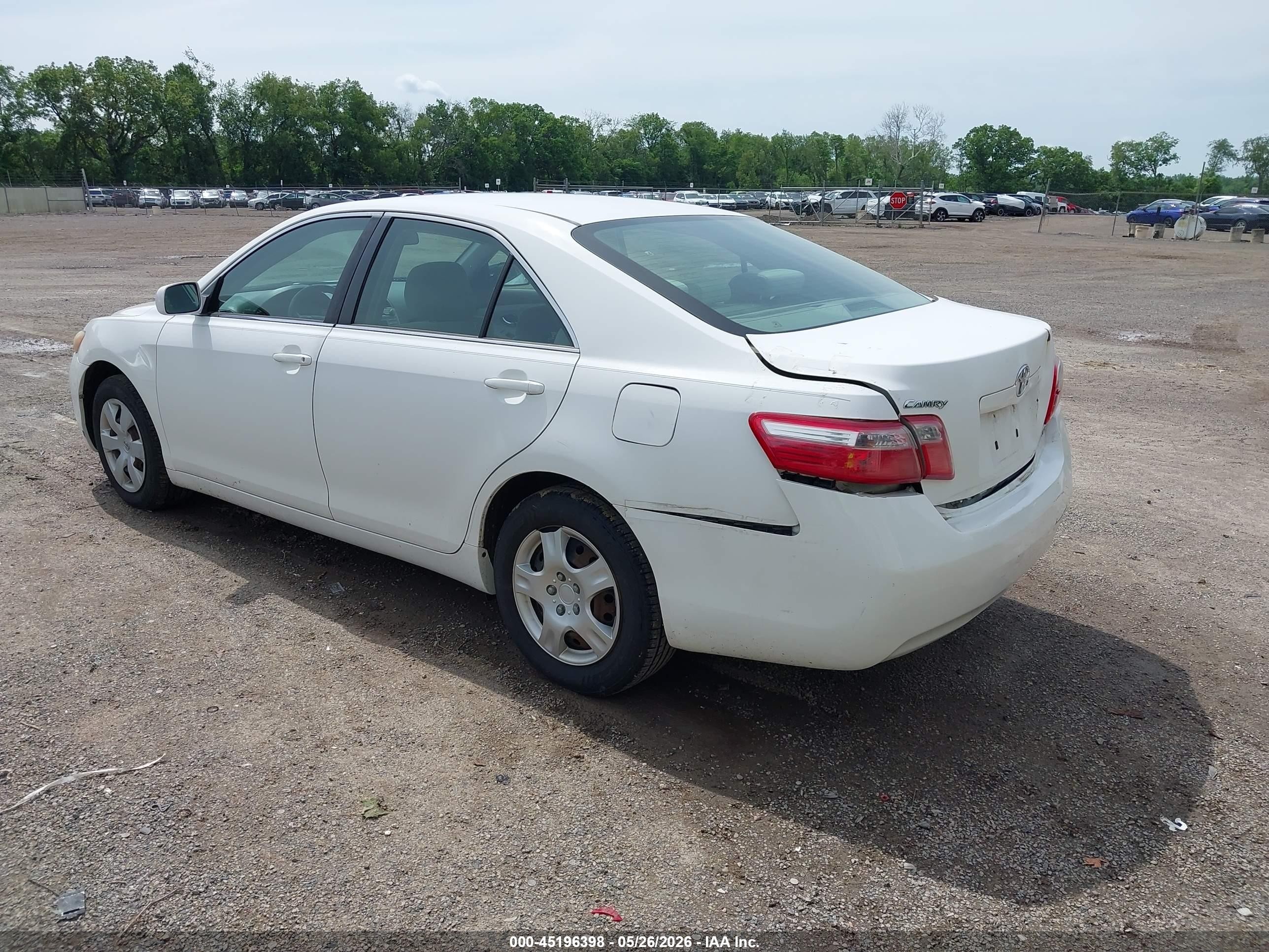 2007 Toyota Camry Le White vin: 4T1BE46K77U716693