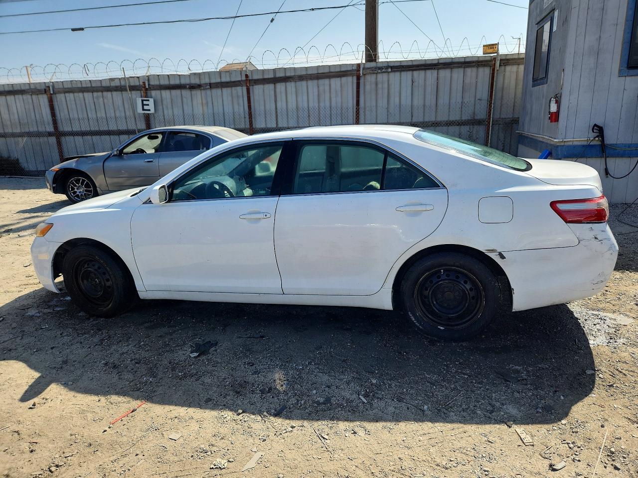 2007 Toyota Camry Le White vin: 4T1BE46K77U719478