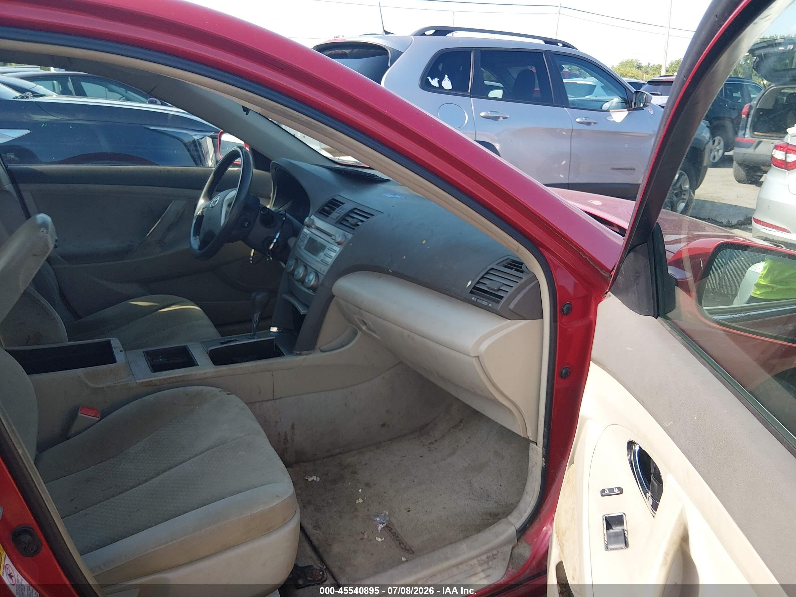 2008 Toyota Camry Le Red vin: 4T1BE46K78U202120