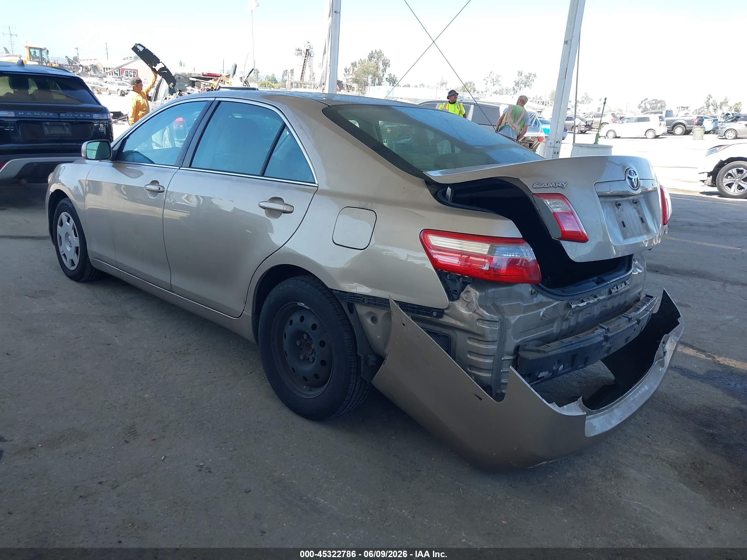 2008 Toyota Camry Le Gold vin: 4T1BE46K78U207060