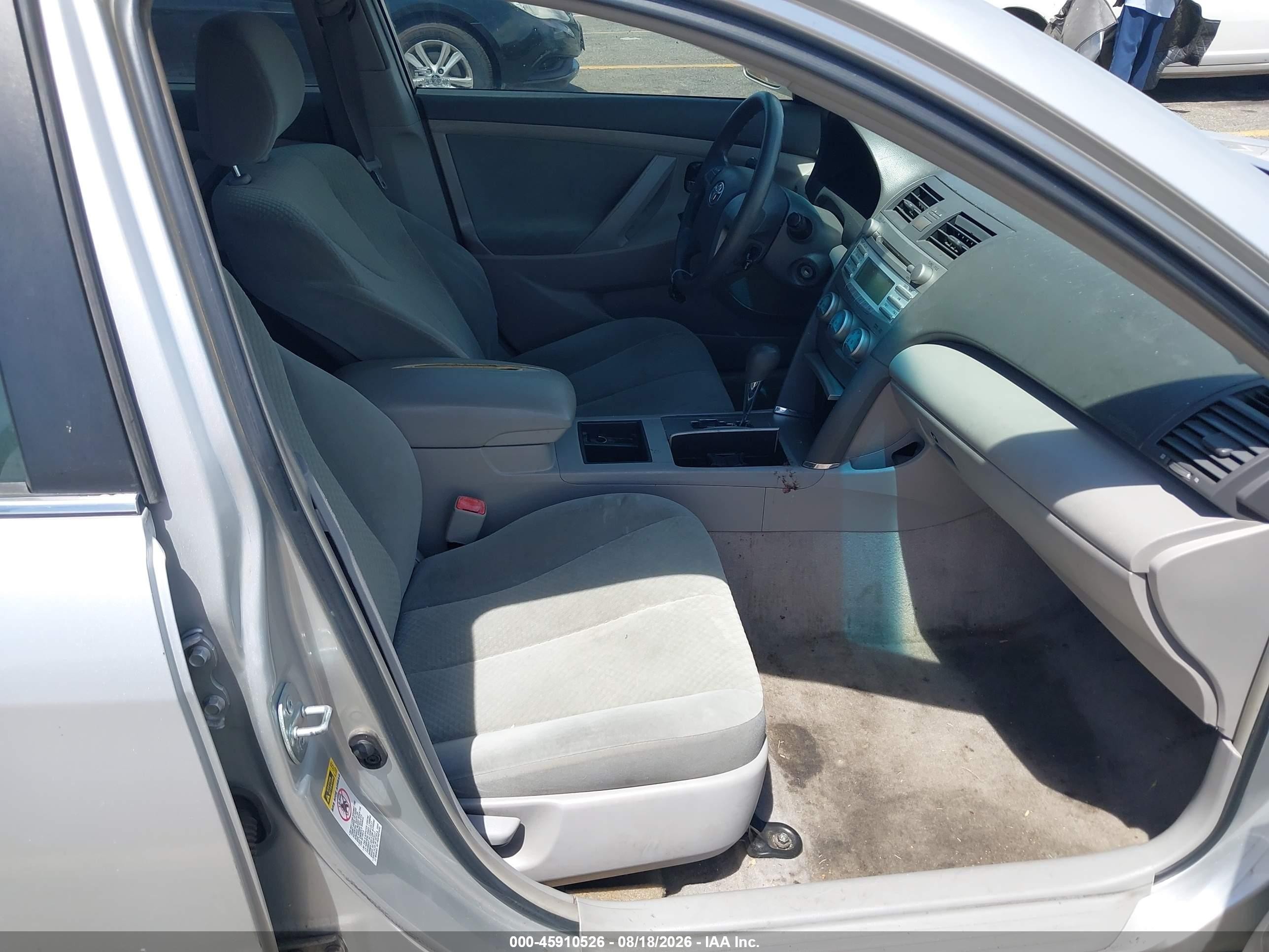 2008 Toyota Camry Le Silver vin: 4T1BE46K78U253553