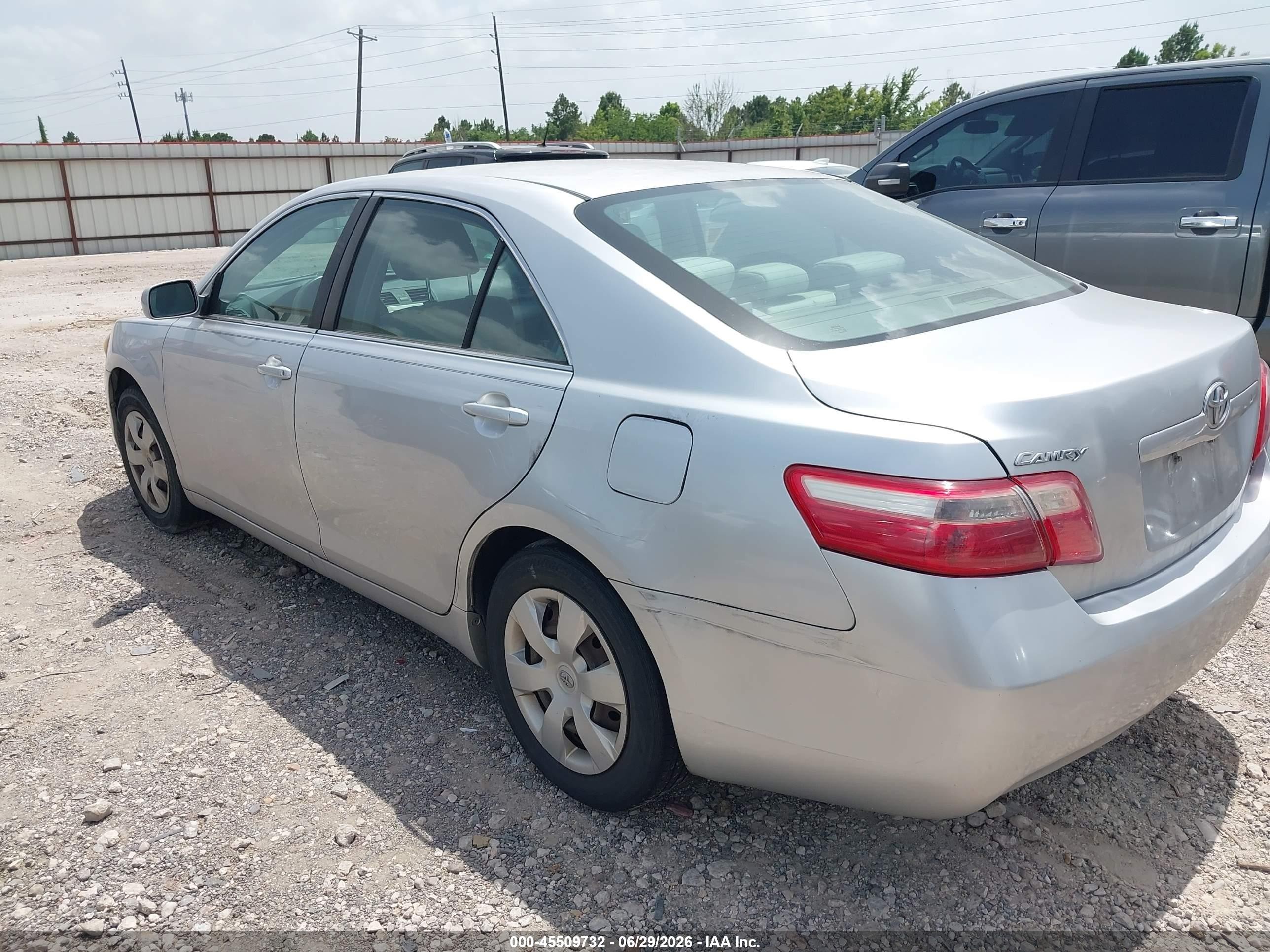 2009 Toyota Camry Le Silver vin: 4T1BE46K79U282147