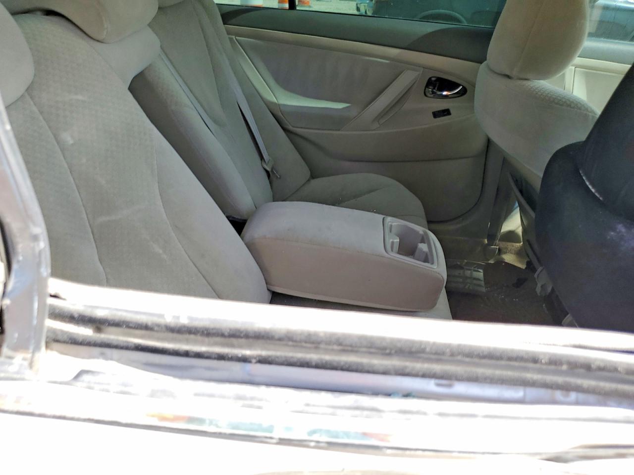 2009 Toyota Camry Le Tan vin: 4T1BE46K79U292175