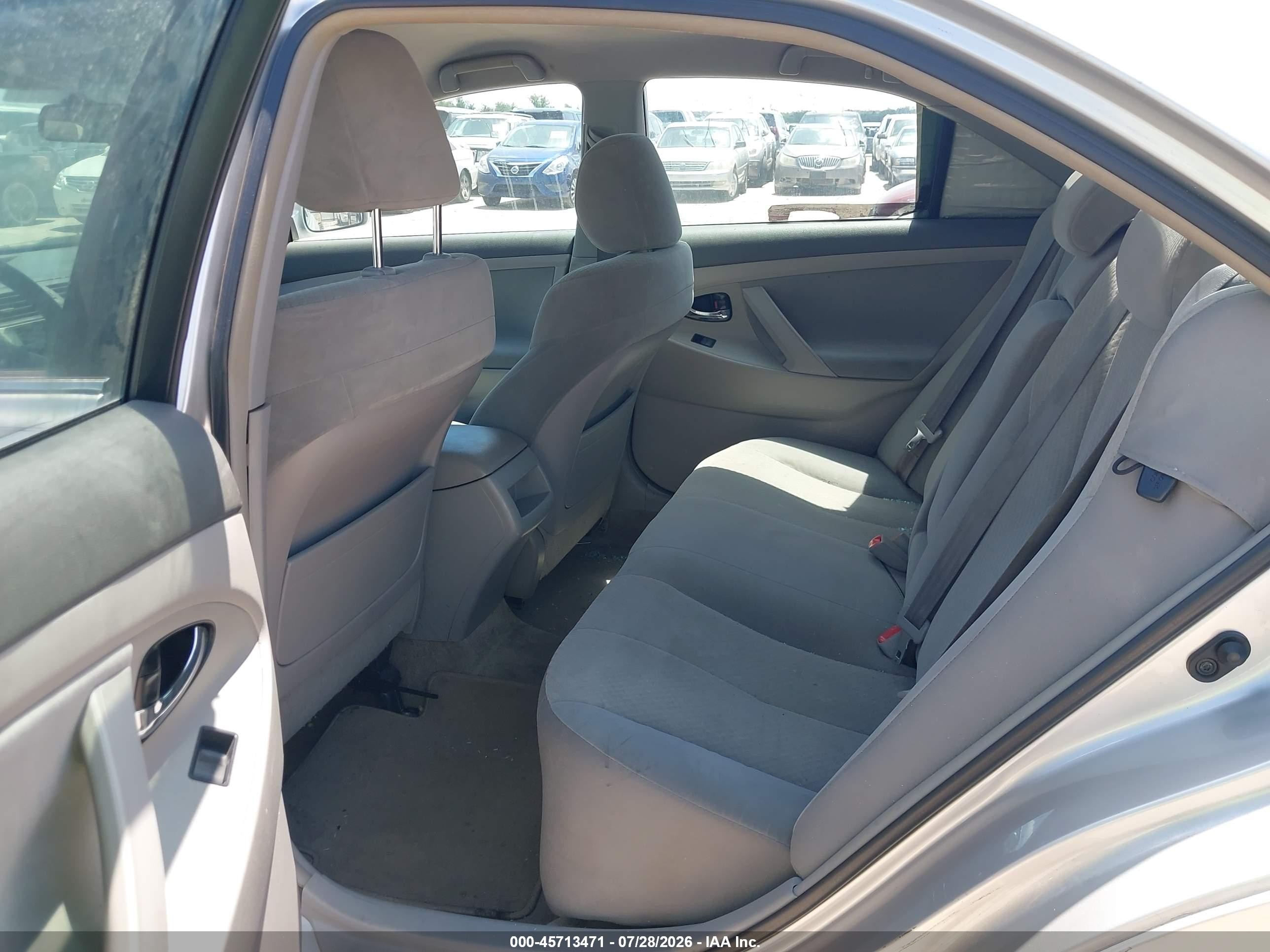 2009 Toyota Camry Le Silver vin: 4T1BE46K79U294928