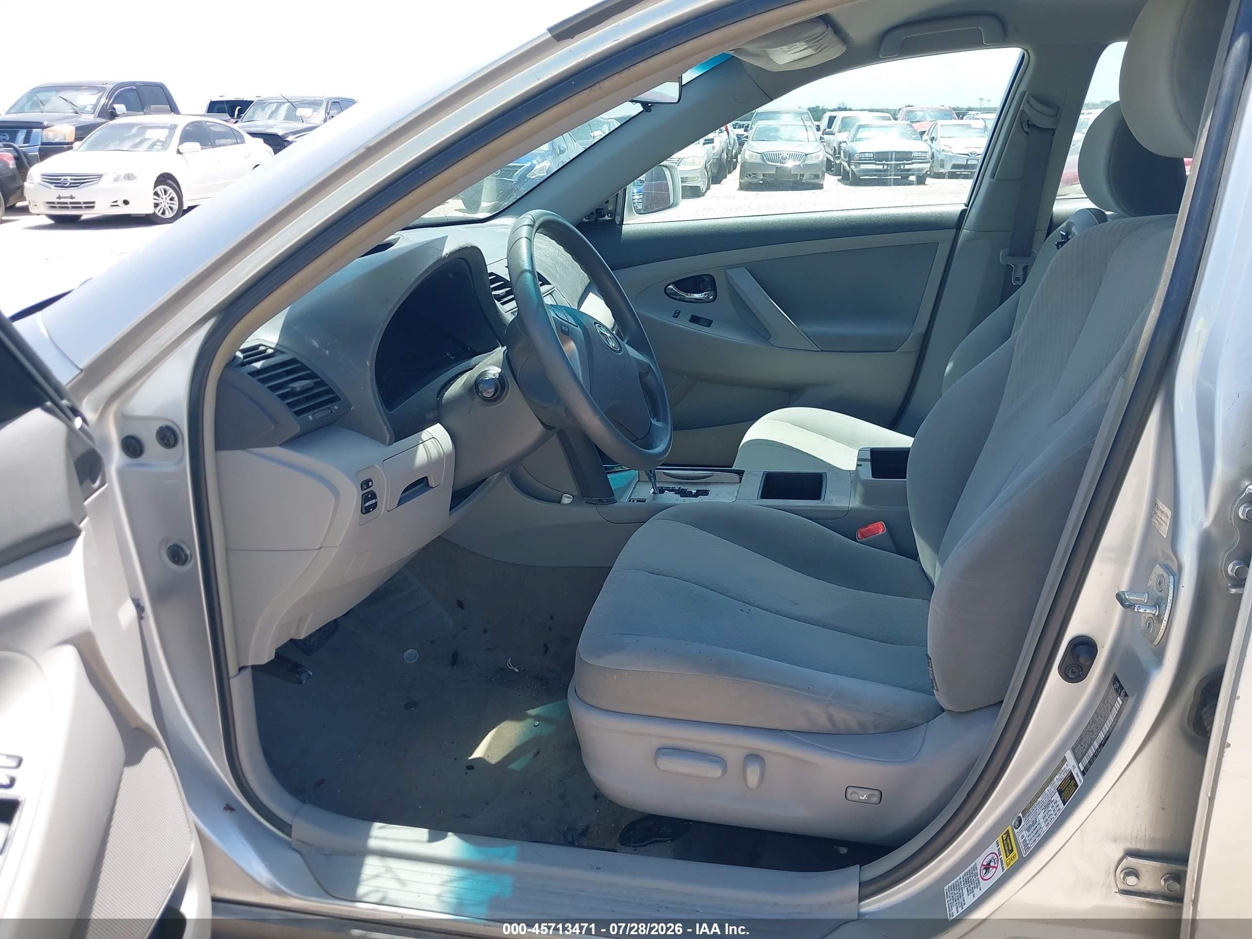 2009 Toyota Camry Le Silver vin: 4T1BE46K79U294928