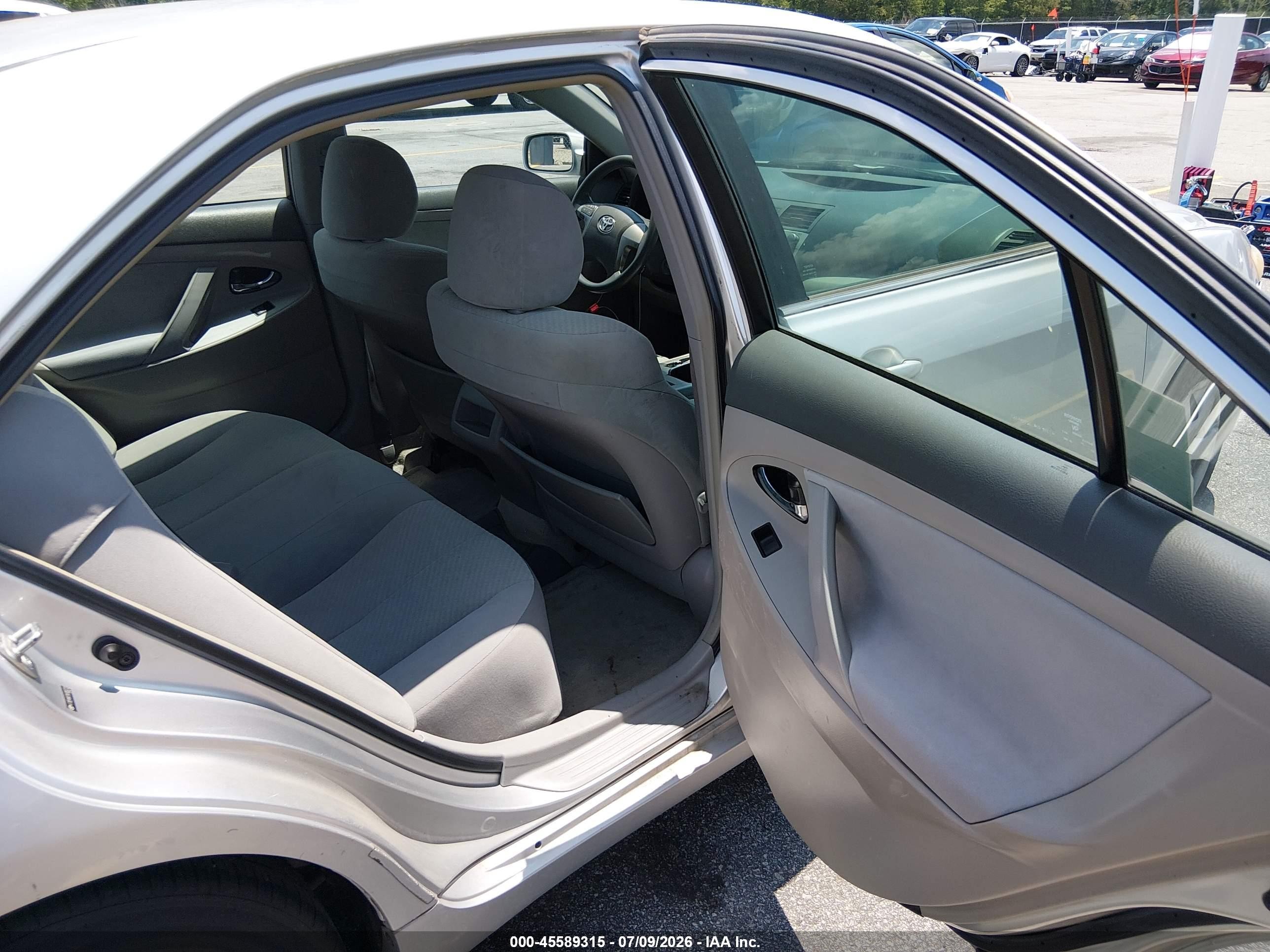 2009 Toyota Camry   Silver vin: 4T1BE46K79U308732
