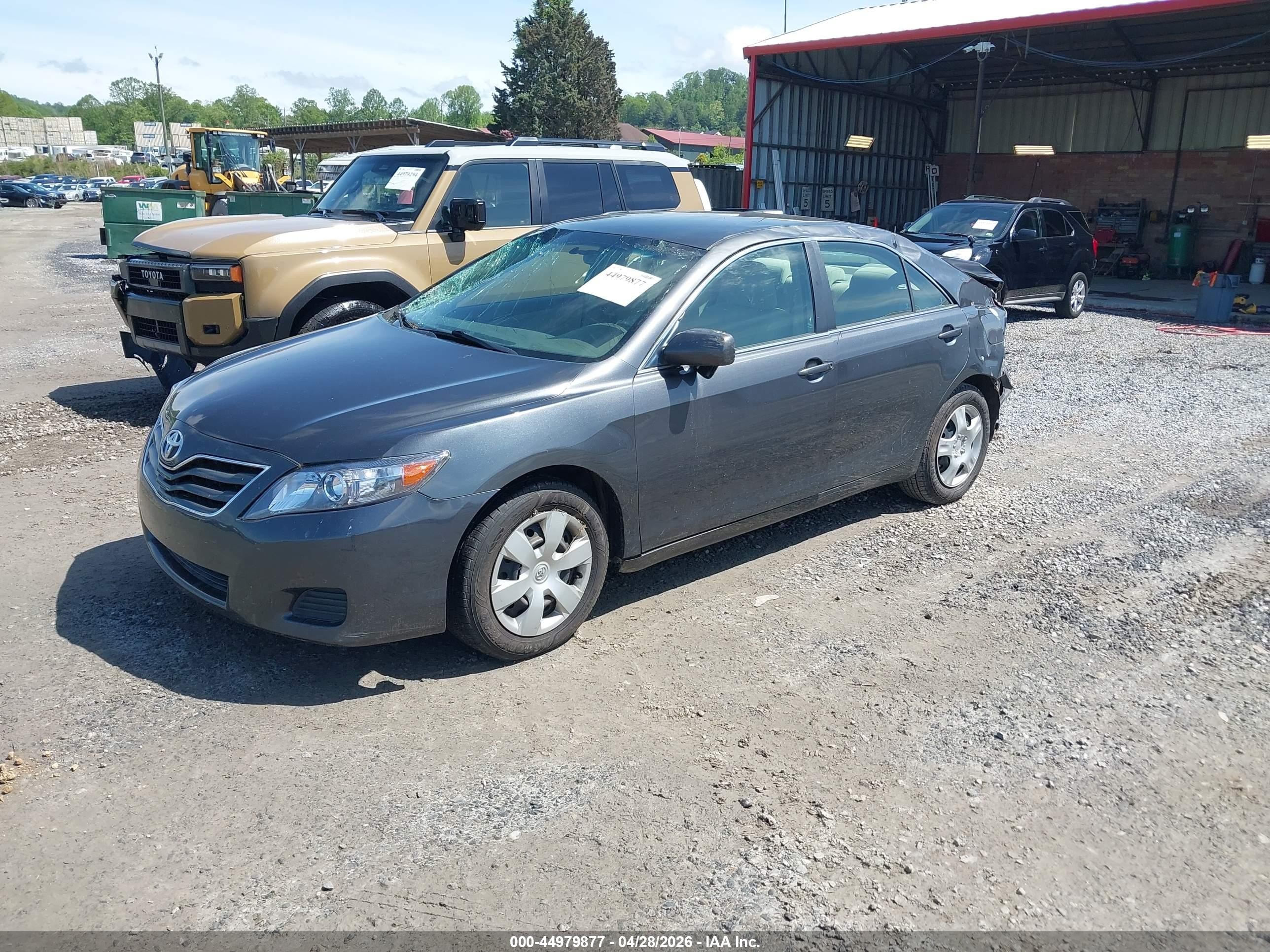 2009 Toyota Camry Le Gray vin: 4T1BE46K79U317687
