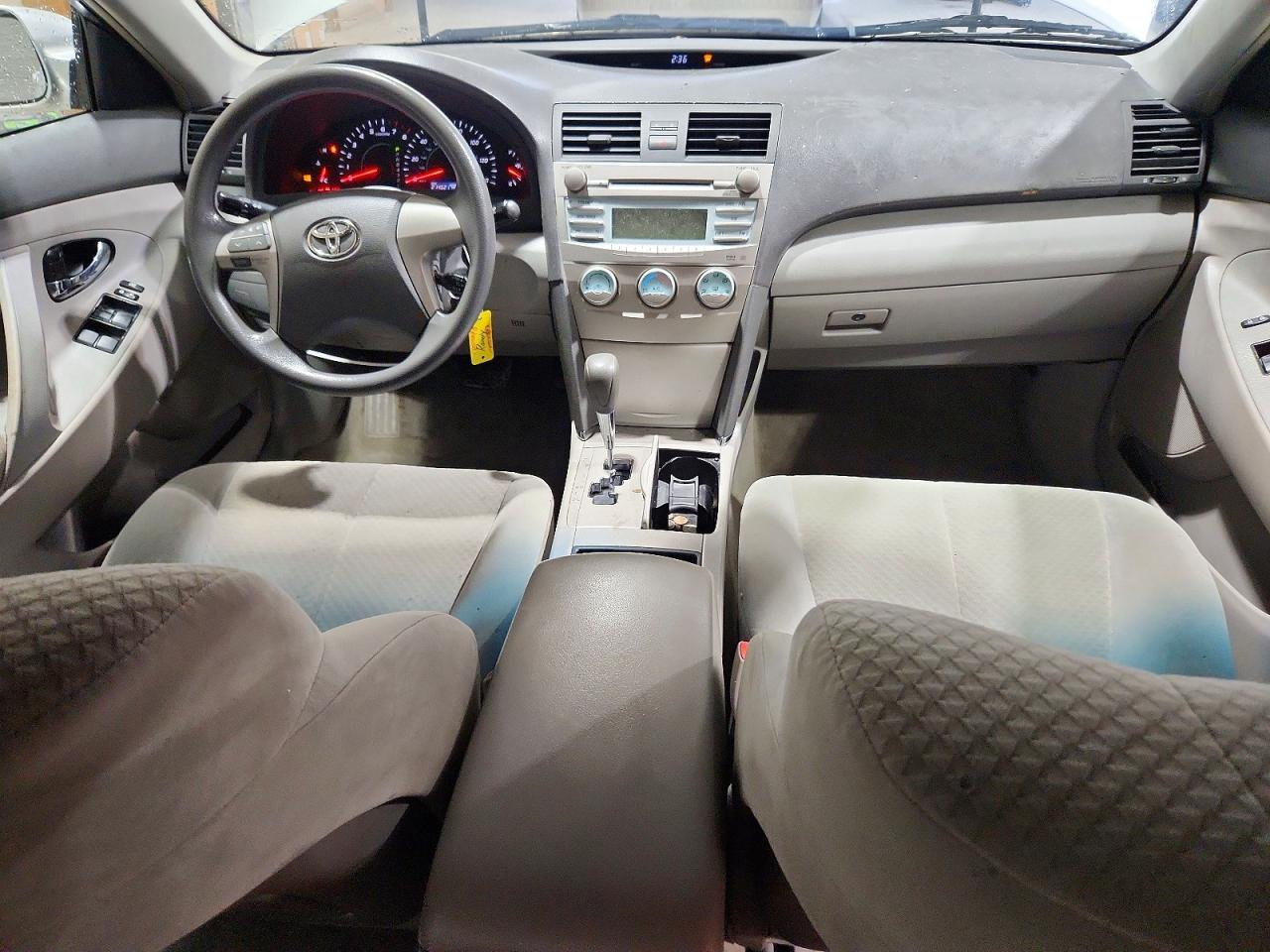 2009 Toyota Camry Le Silver vin: 4T1BE46K79U324820