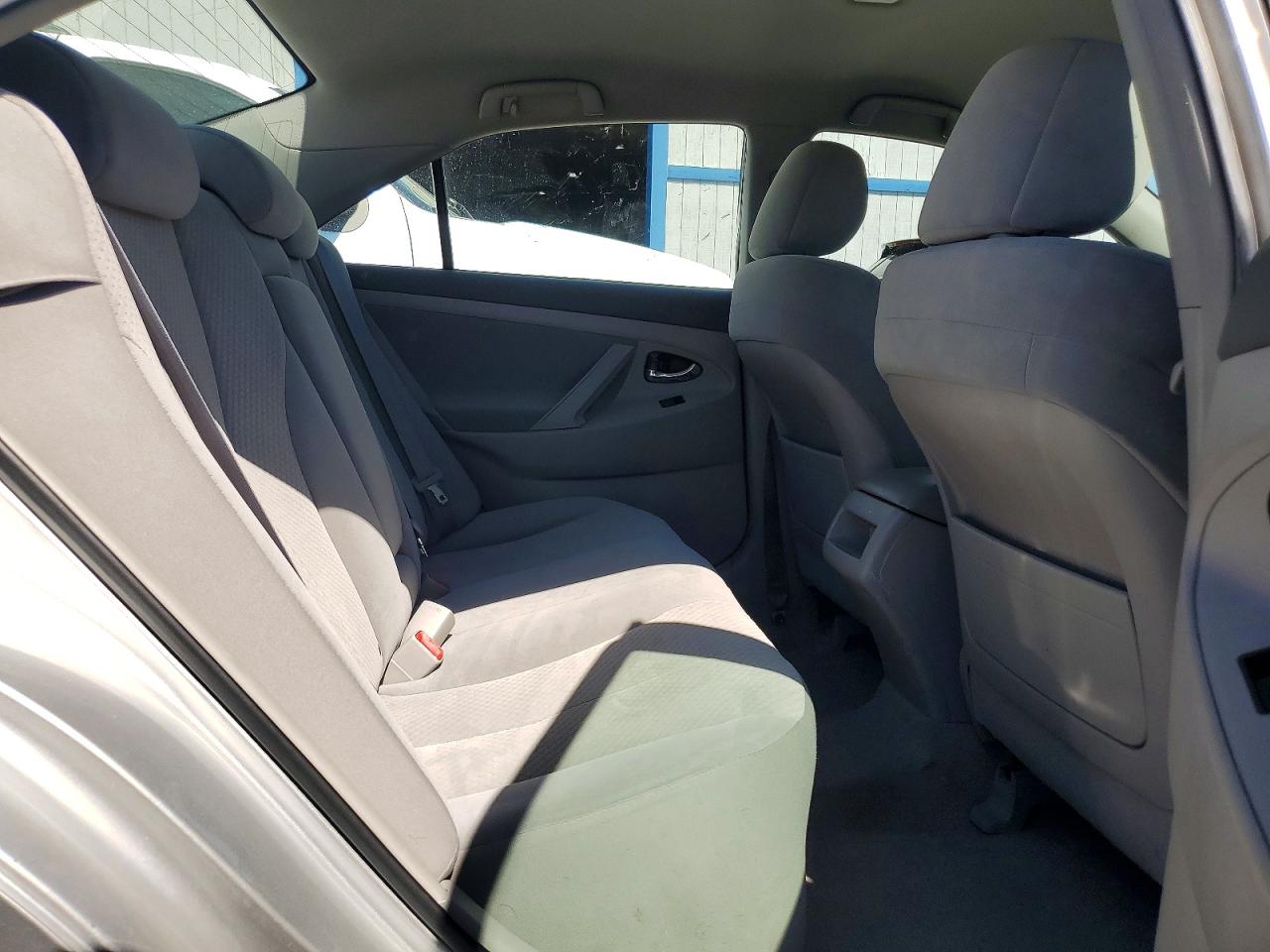 2009 Toyota Camry Base Silver vin: 4T1BE46K79U331119