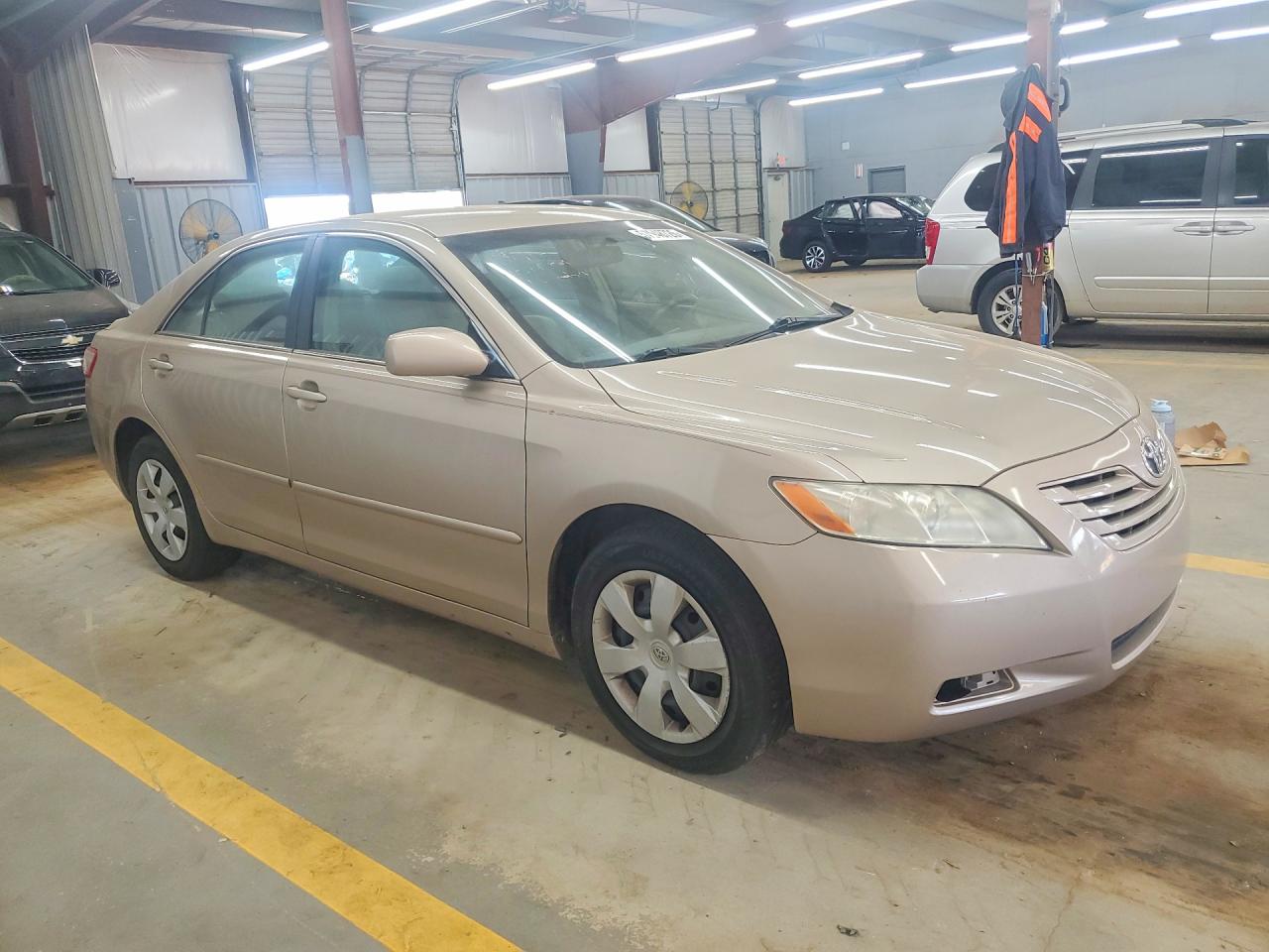 2009 Toyota Camry Le Gold vin: 4T1BE46K79U396780