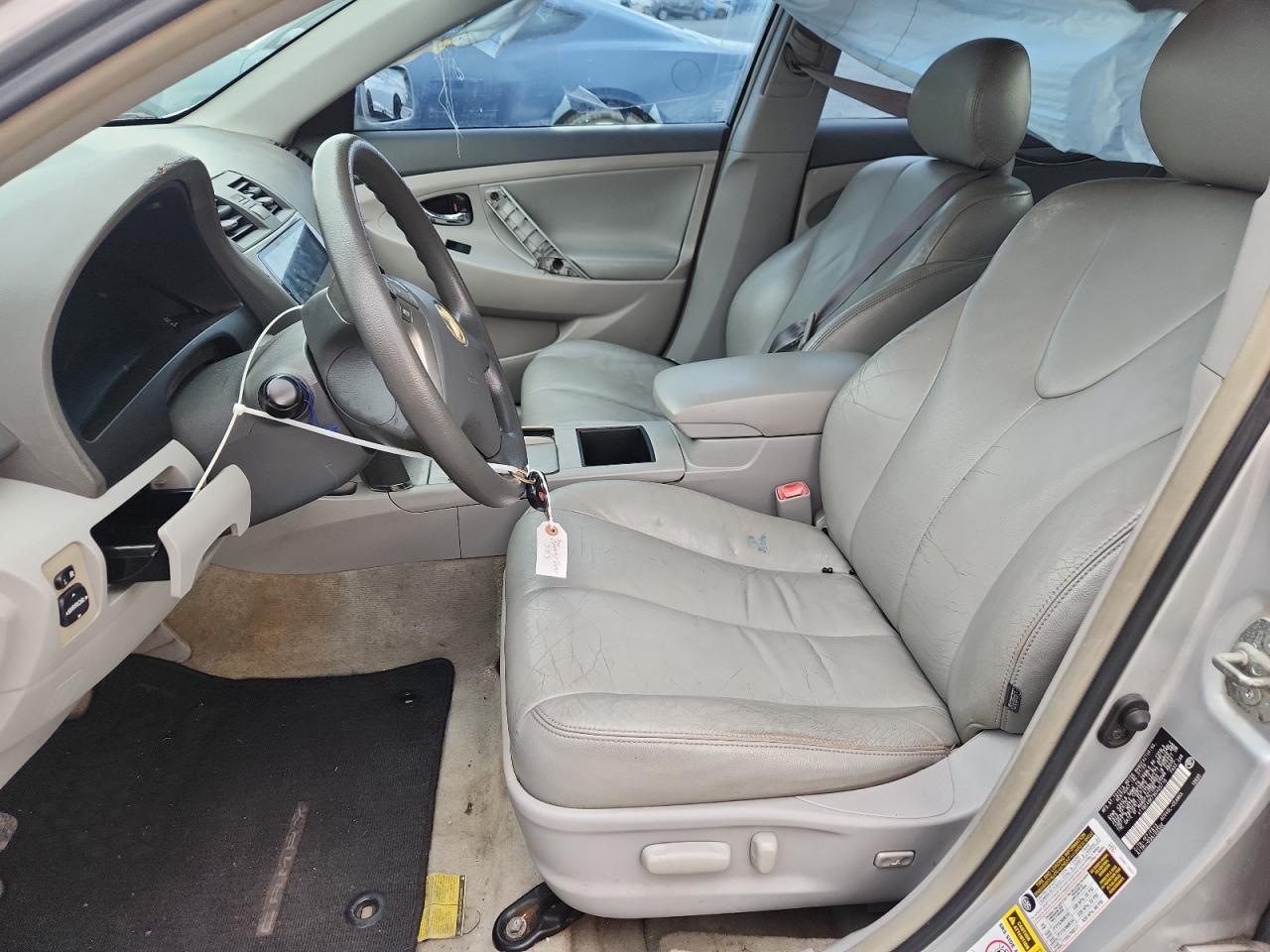 2009 Toyota Camry Le Silver vin: 4T1BE46K79U405719