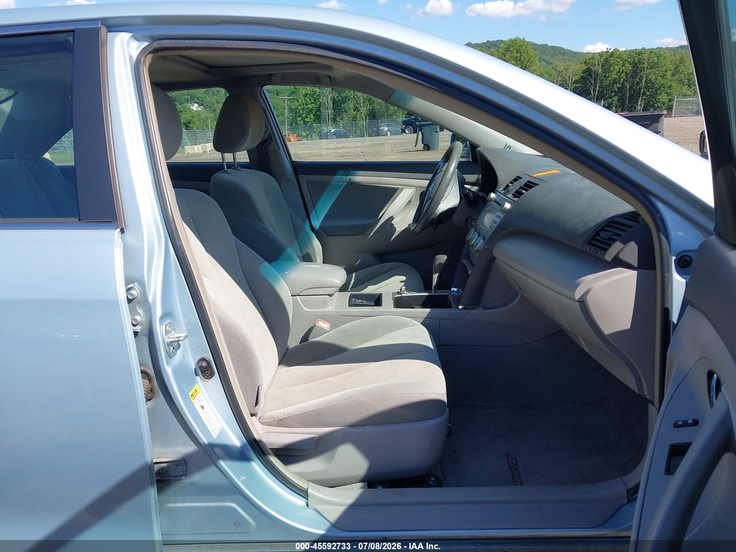 2009 Toyota Camry Le Light Blue vin: 4T1BE46K79U795981