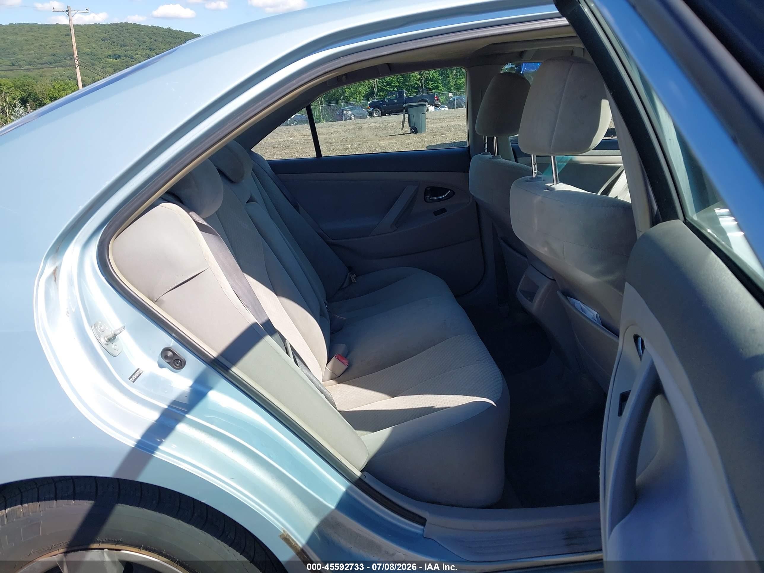 2009 Toyota Camry Le Light Blue vin: 4T1BE46K79U795981