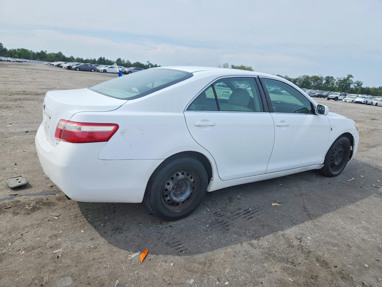 2009 Toyota Camry Le White vin: 4T1BE46K79U800225