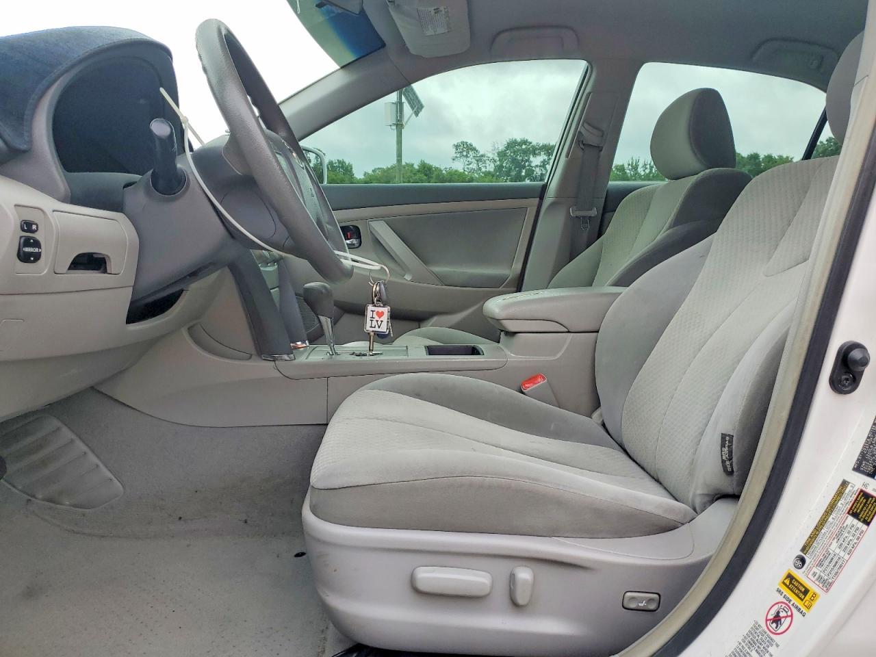 2009 Toyota Camry Le White vin: 4T1BE46K79U805053