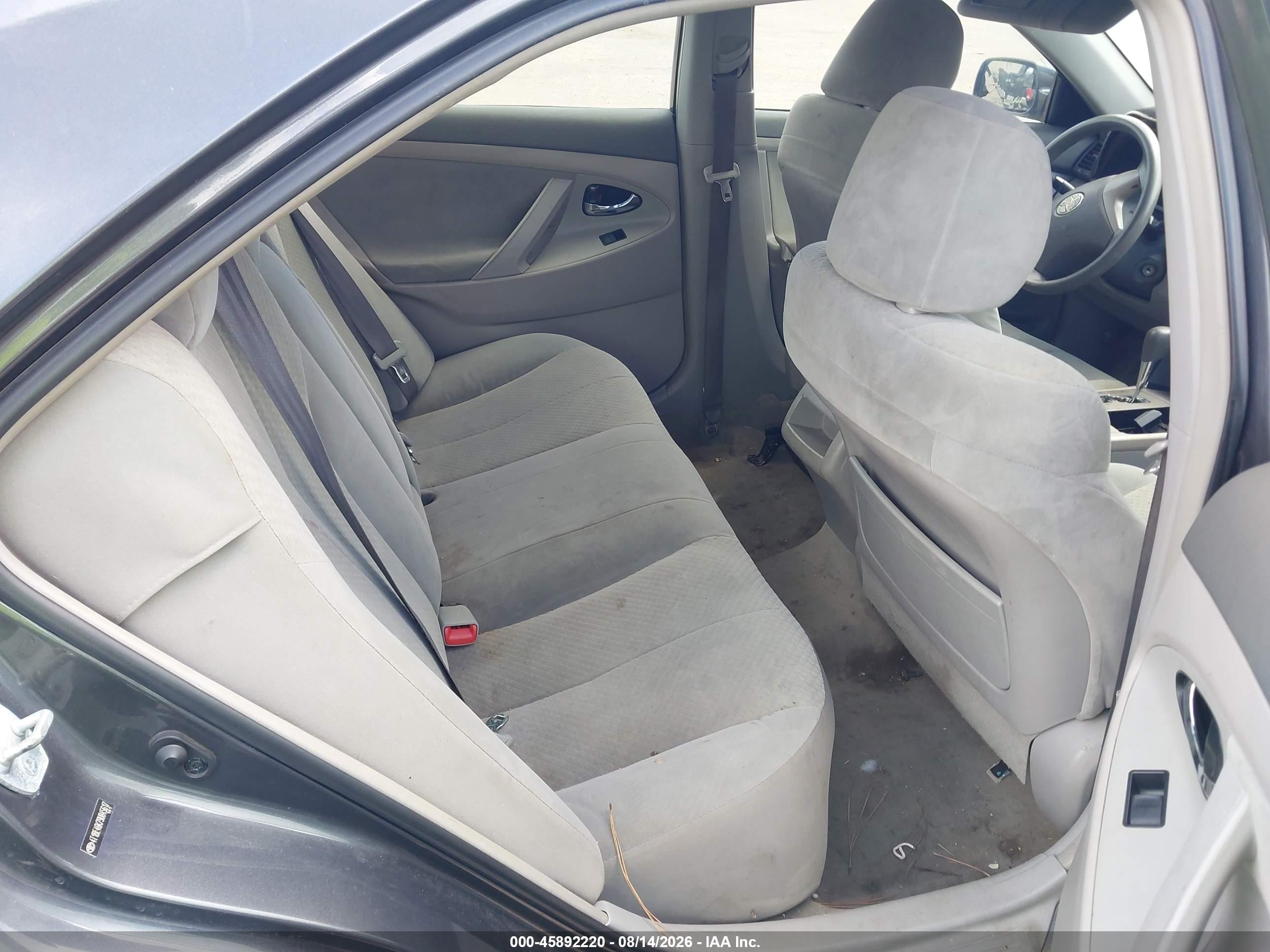 2009 Toyota Camry Le Gray vin: 4T1BE46K79U845617
