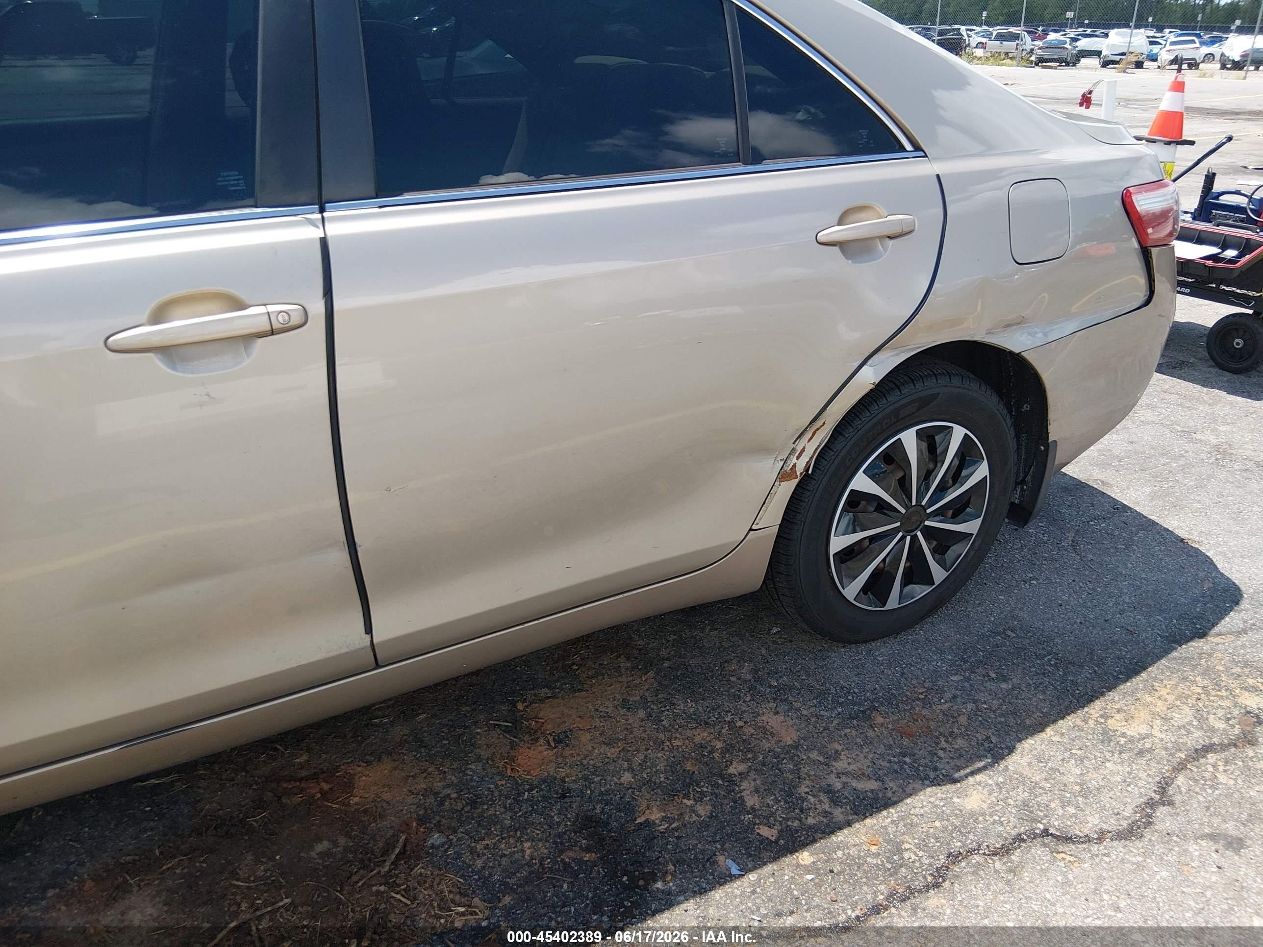 2009 Toyota Camry Le Champagne vin: 4T1BE46K79U853829