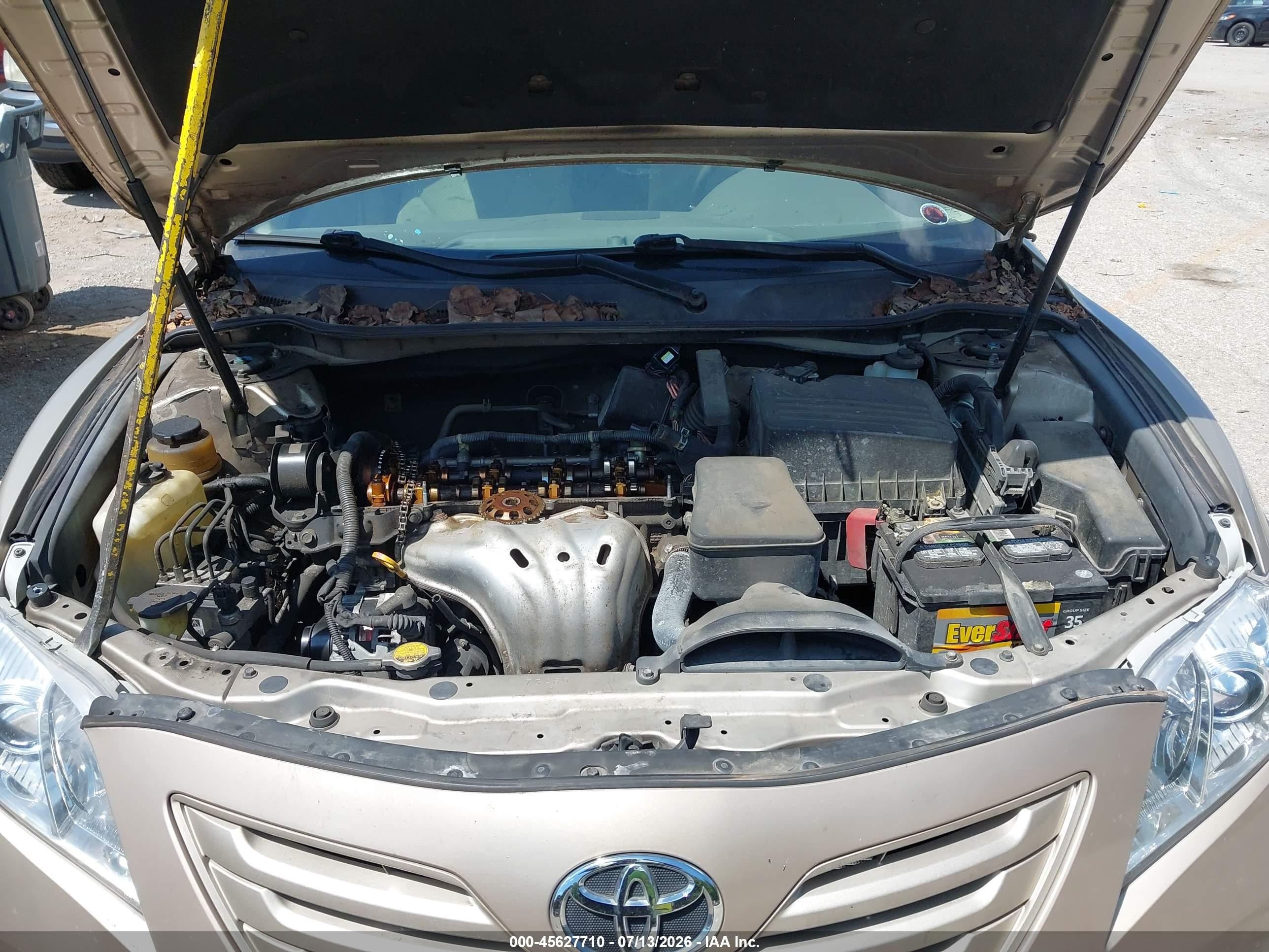 2009 Toyota Camry Le Gold vin: 4T1BE46K79U856441