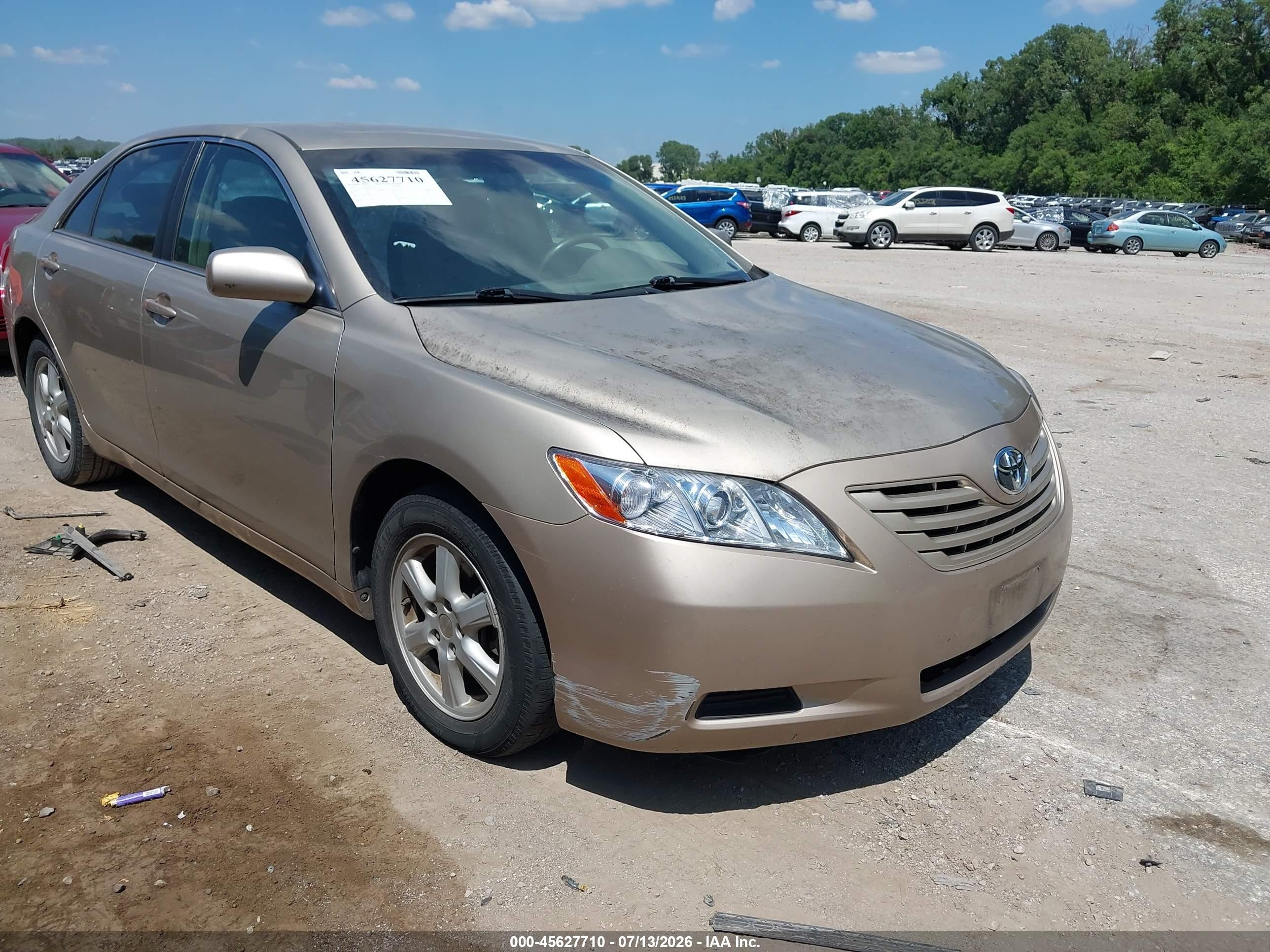 2009 Toyota Camry Le Gold vin: 4T1BE46K79U856441