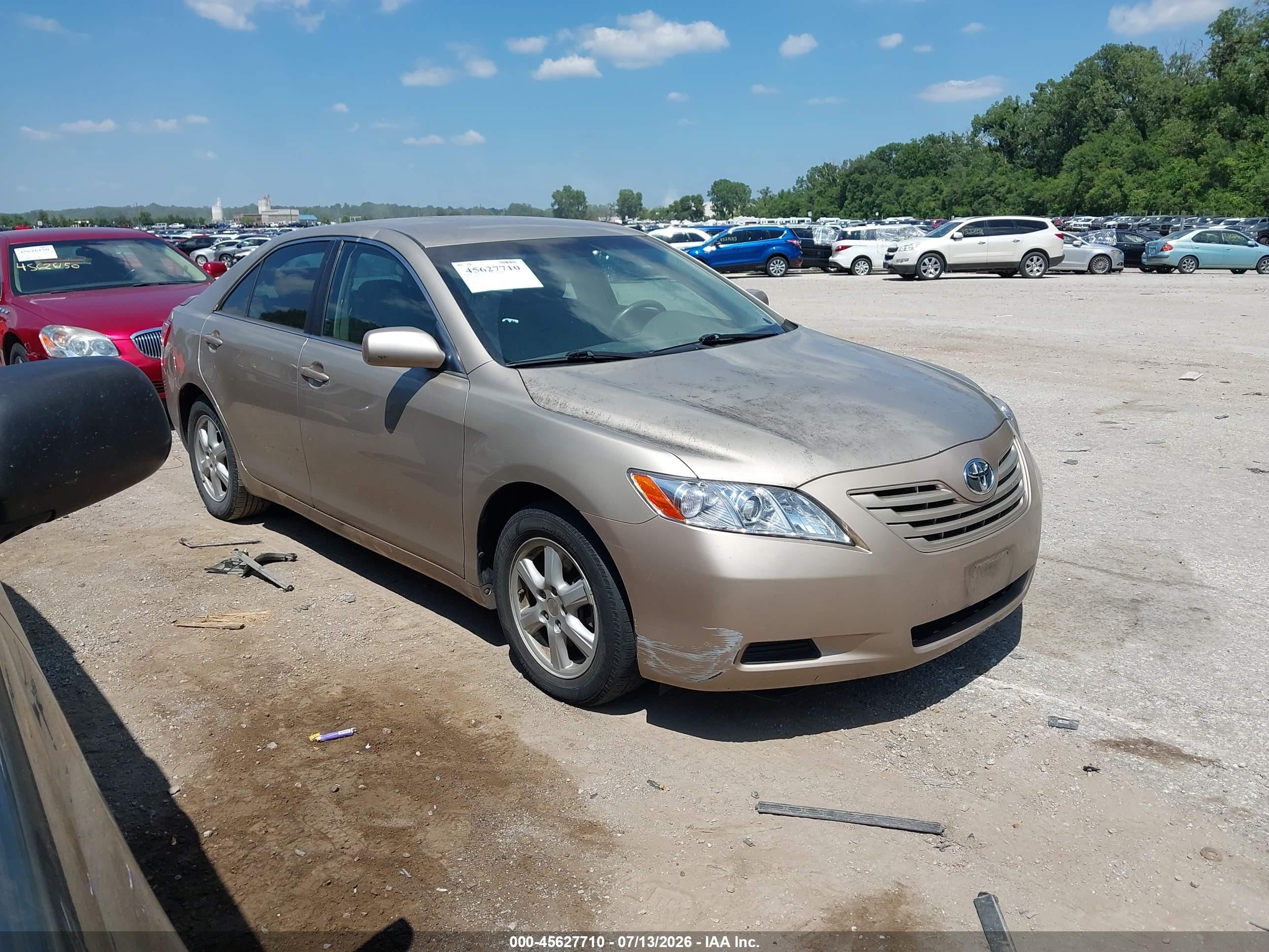 2009 Toyota Camry Le Gold vin: 4T1BE46K79U856441