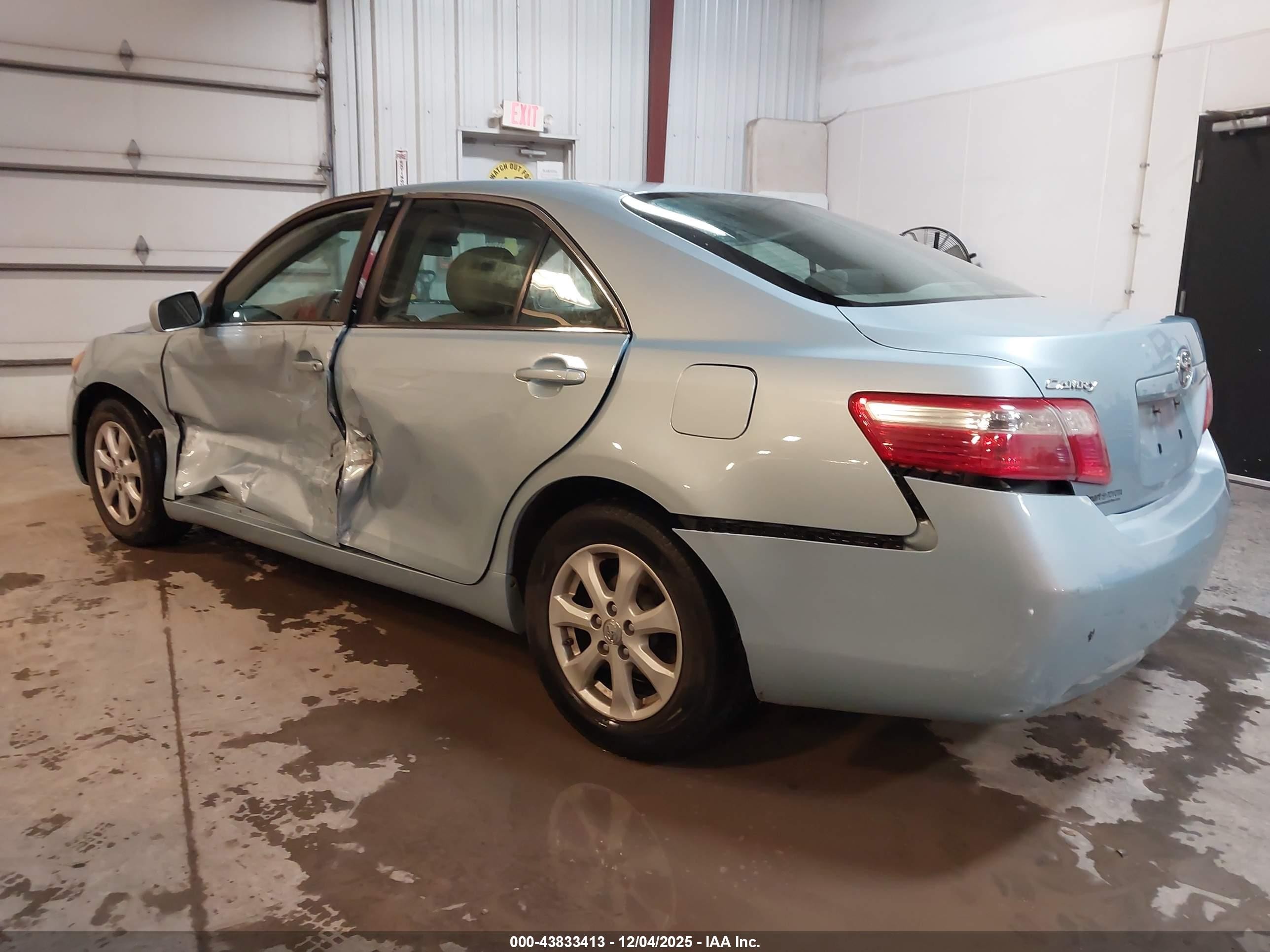 2009 Toyota Camry Le Blue vin: 4T1BE46K79U858836