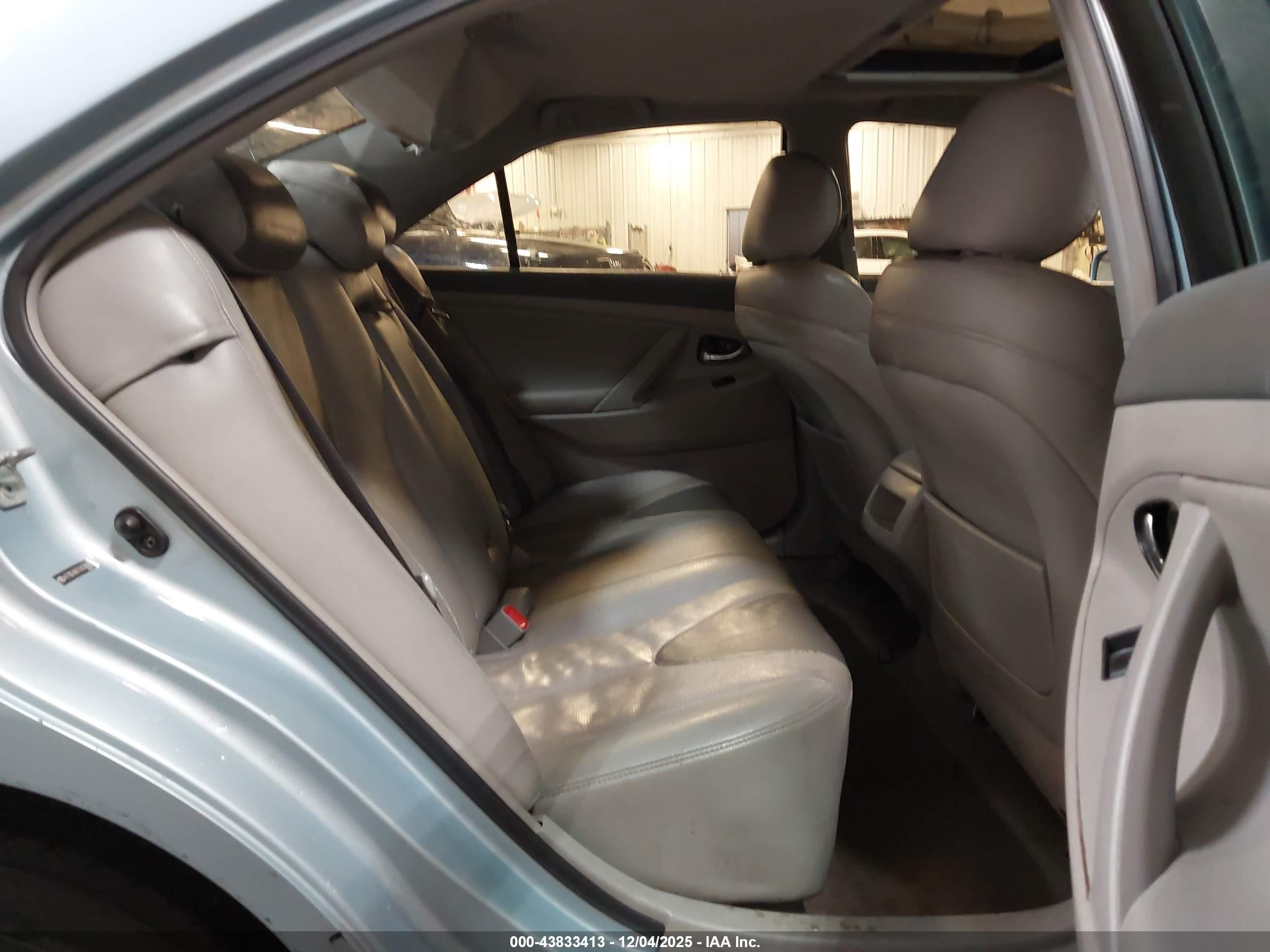 2009 Toyota Camry Le Blue vin: 4T1BE46K79U858836