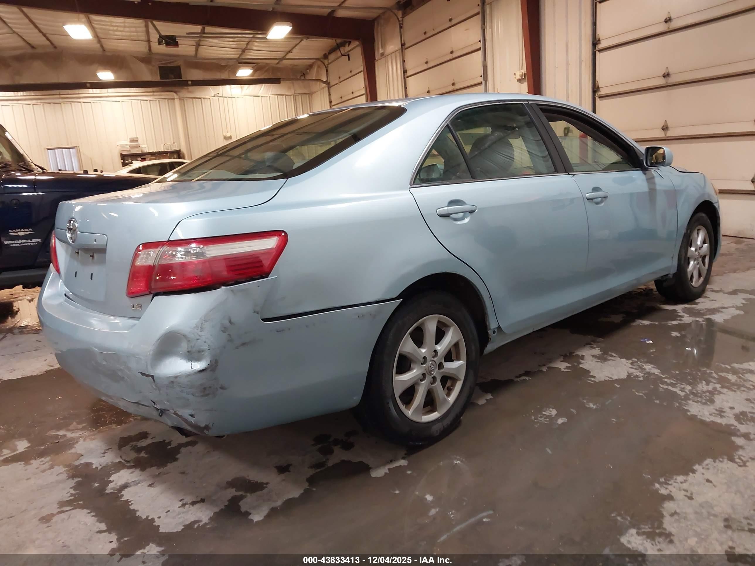 2009 Toyota Camry Le Blue vin: 4T1BE46K79U858836