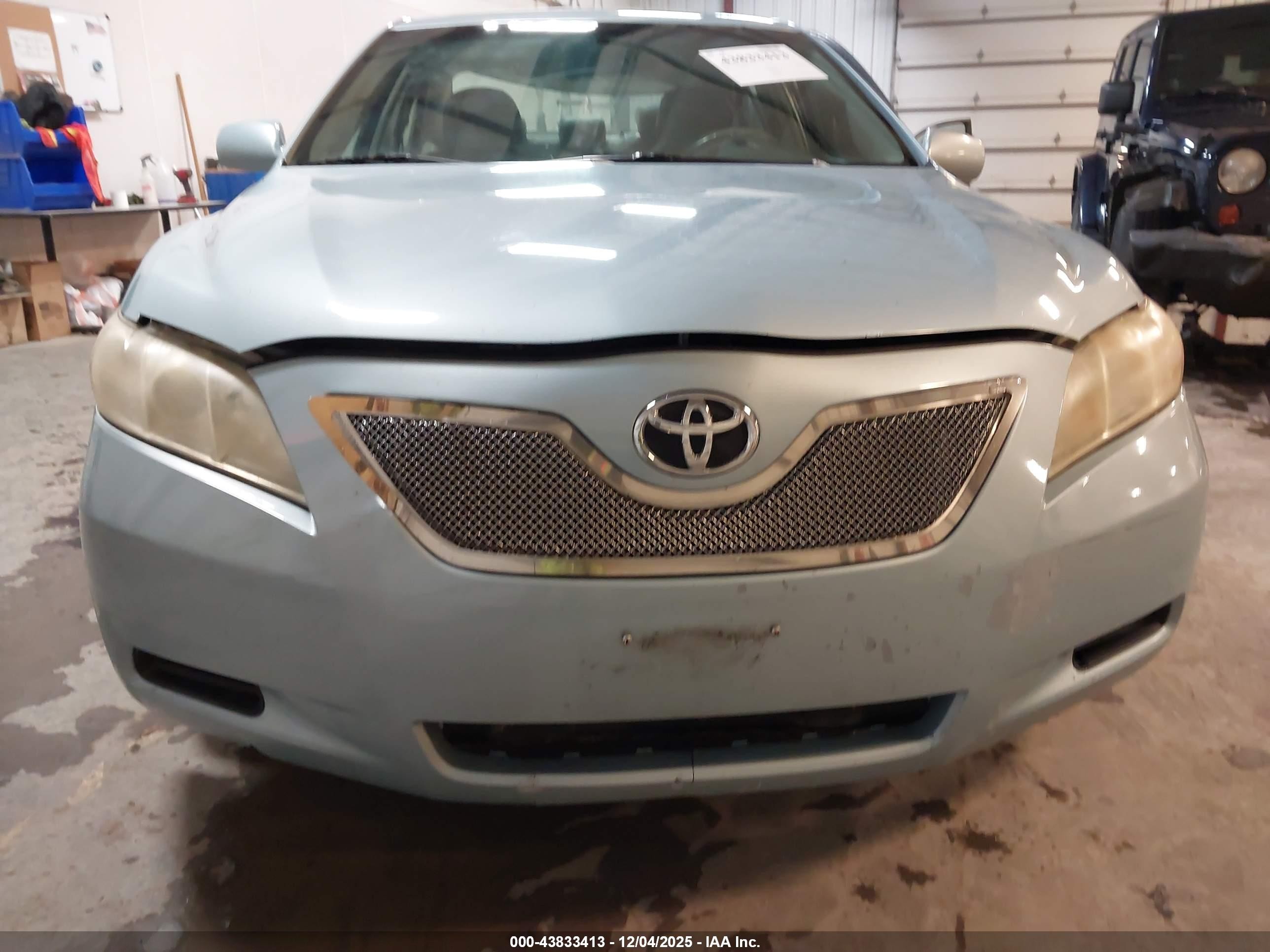 2009 Toyota Camry Le Blue vin: 4T1BE46K79U858836