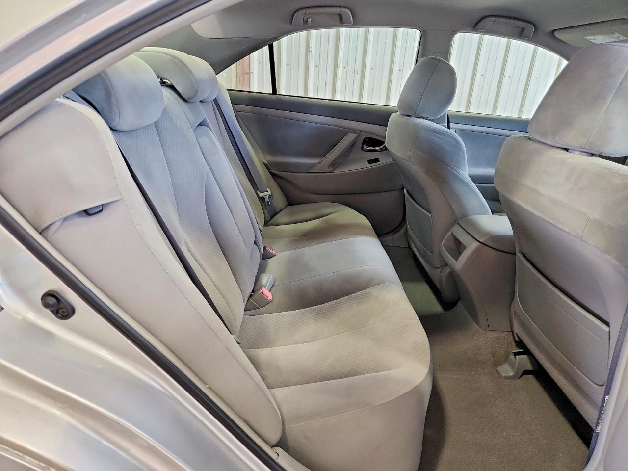 2009 Toyota Camry Base Silver vin: 4T1BE46K79U900888