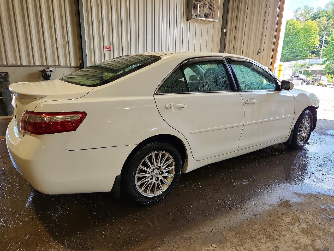 2009 Toyota Camry Le White vin: 4T1BE46K79U914662