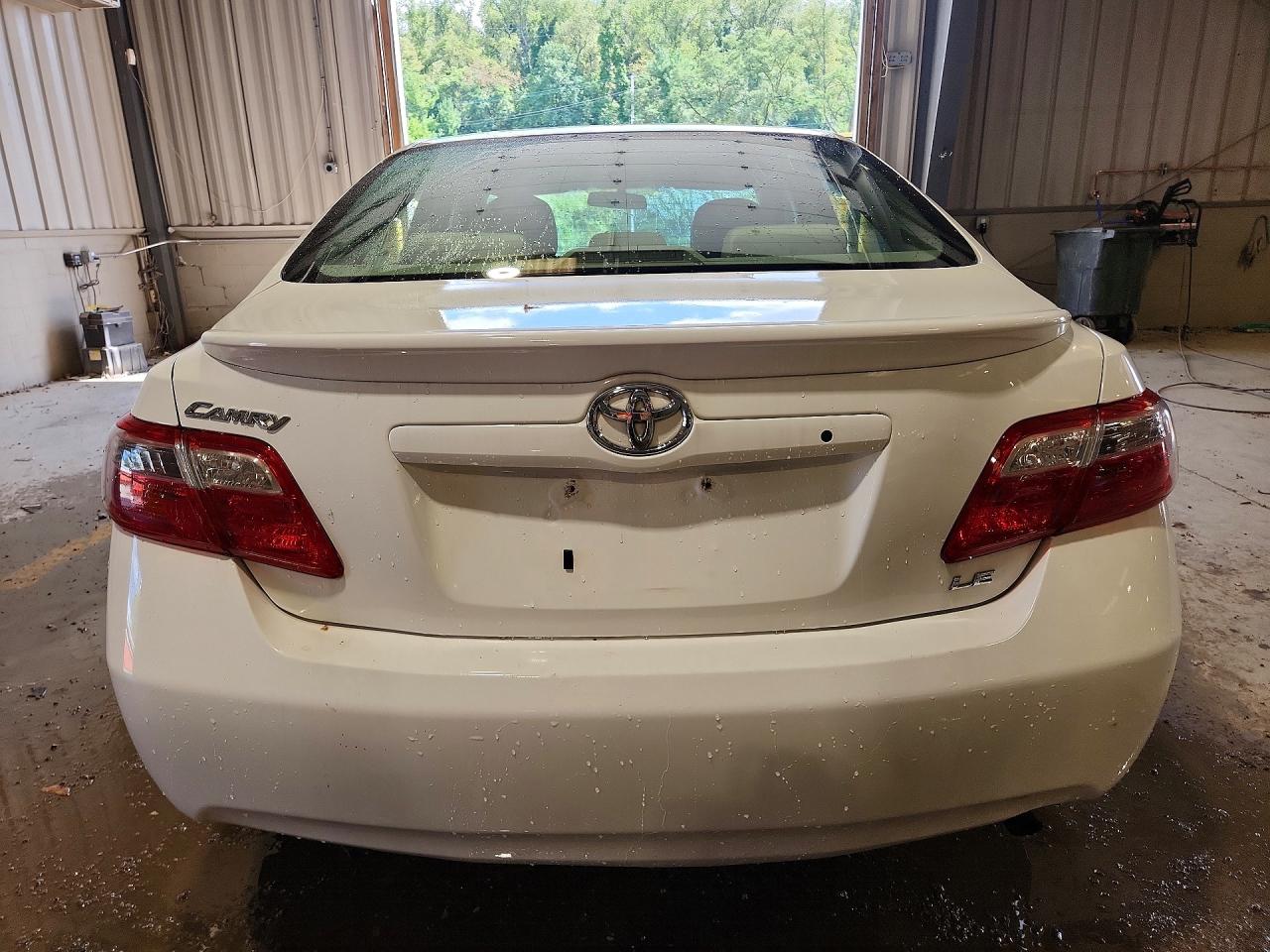 2009 Toyota Camry Le White vin: 4T1BE46K79U914662