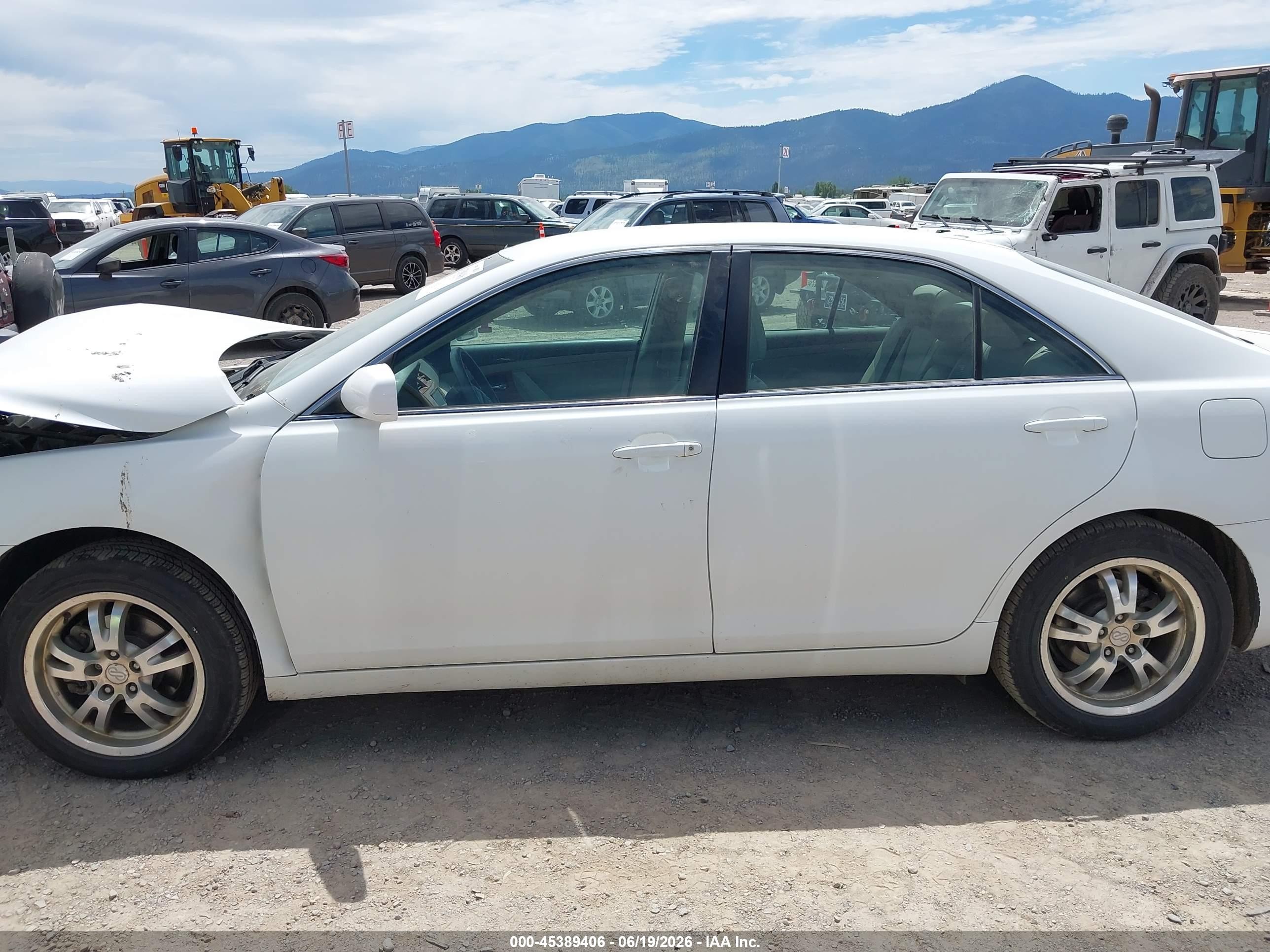 2009 Toyota Camry   White vin: 4T1BE46K79U920803