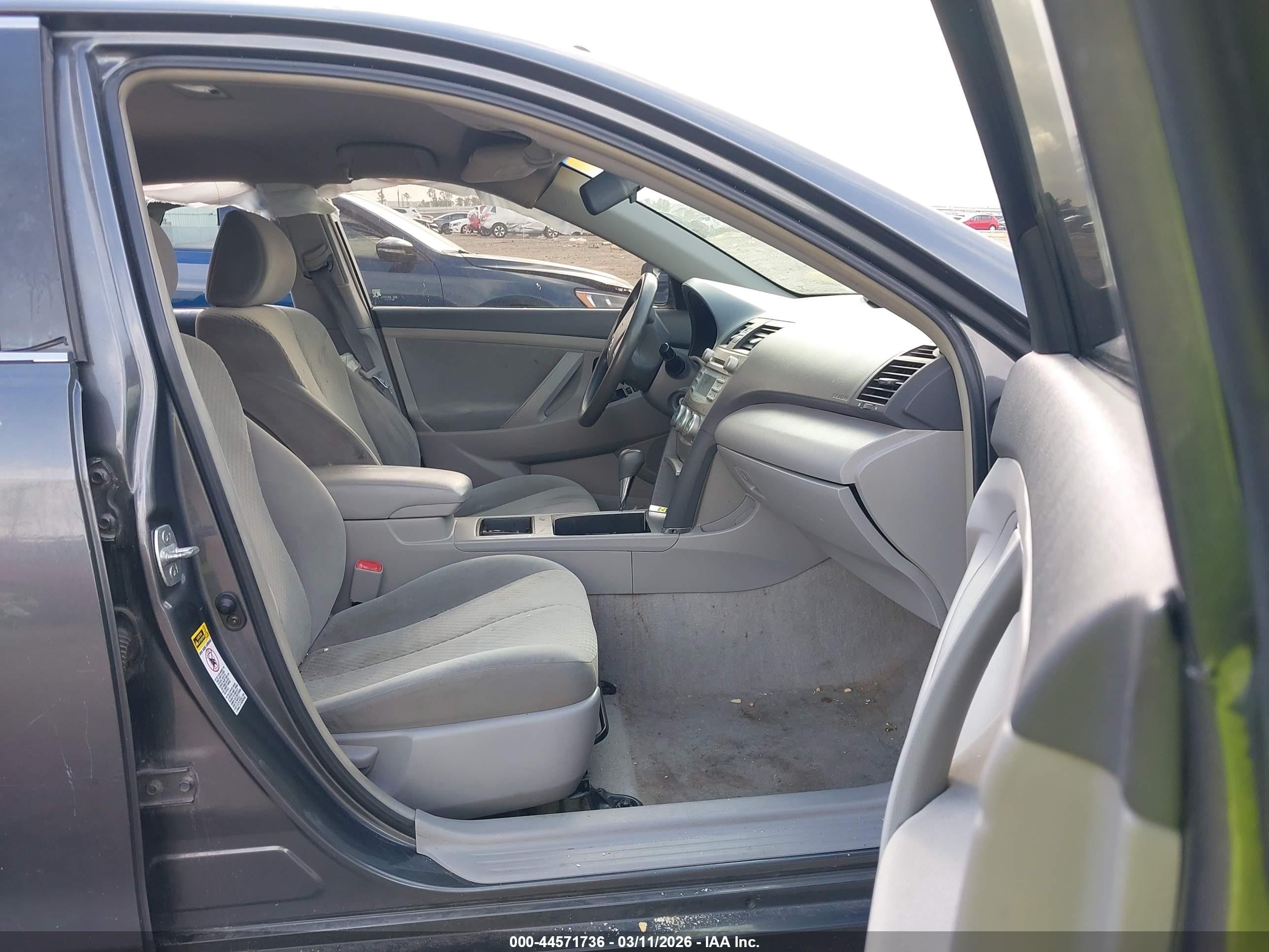 2007 Toyota Camry Le Серый vin: 4T1BE46K87U024684
